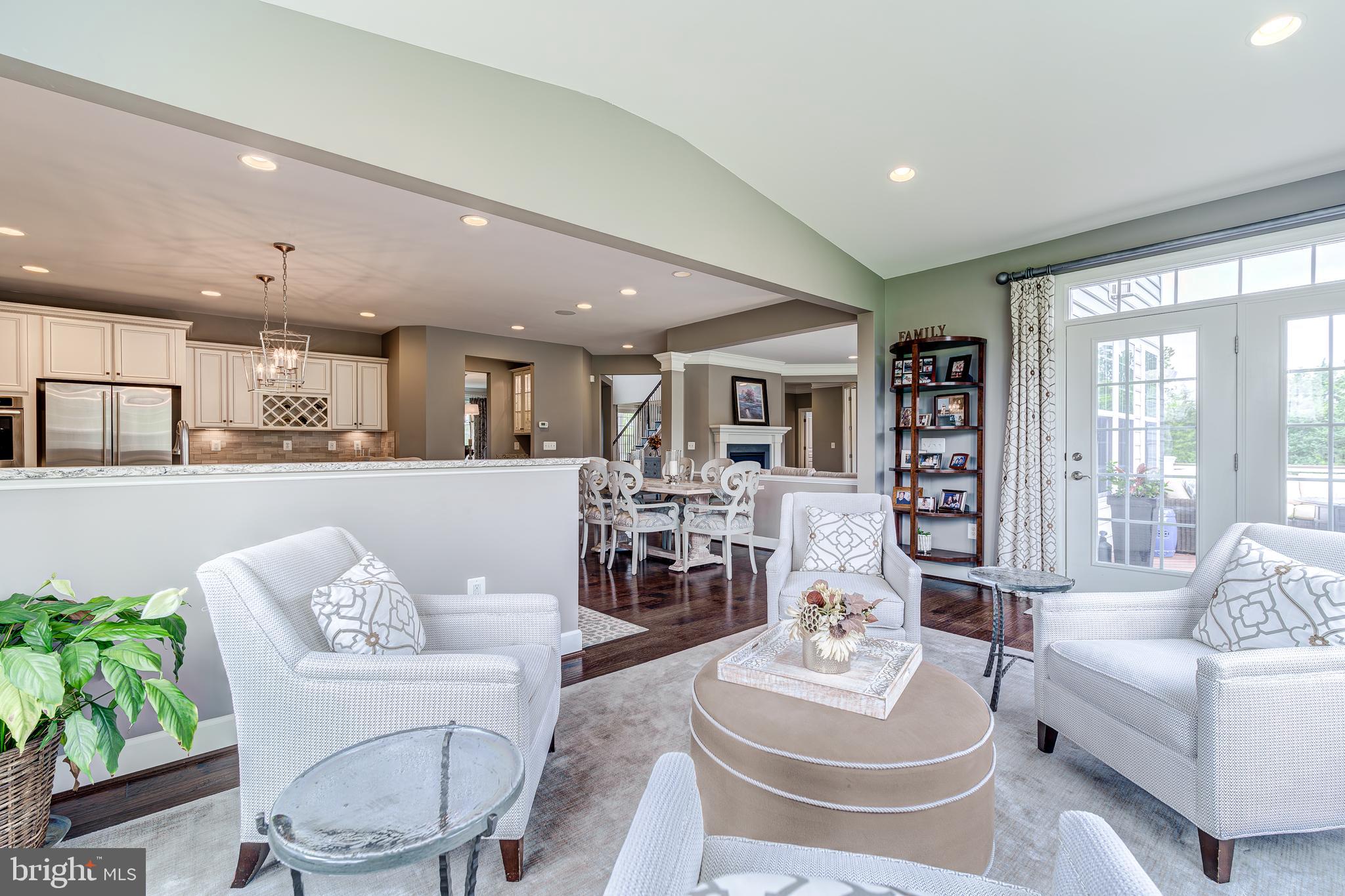 HUNTLEIGH AT CREIGHTON FARMS - Residential