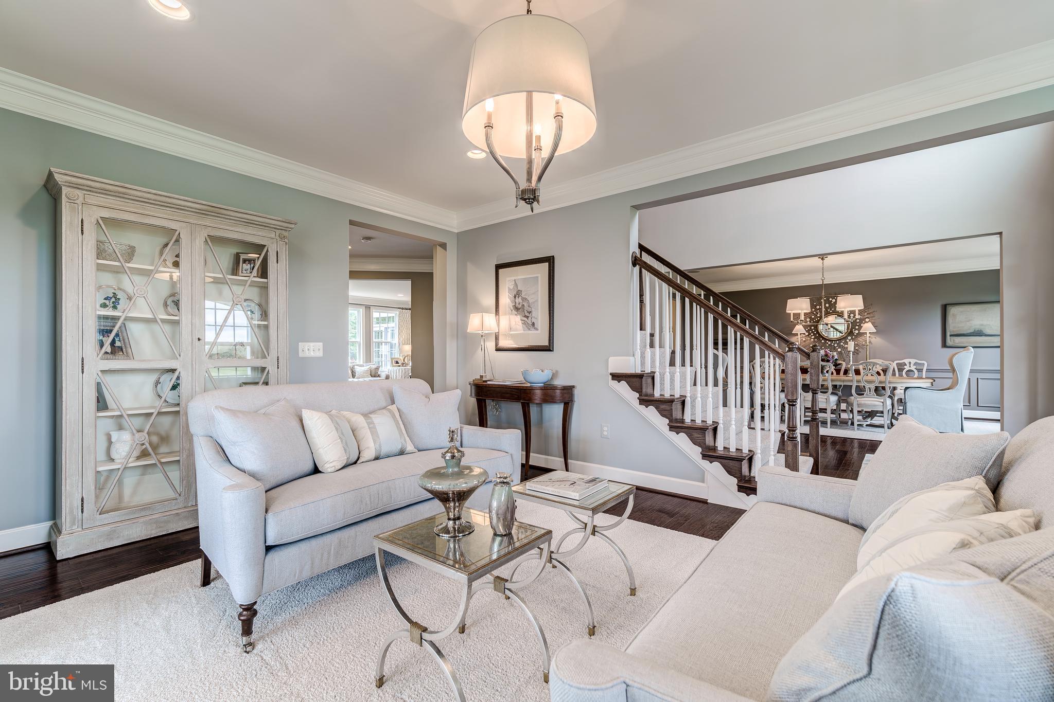 HUNTLEIGH AT CREIGHTON FARMS - Residential