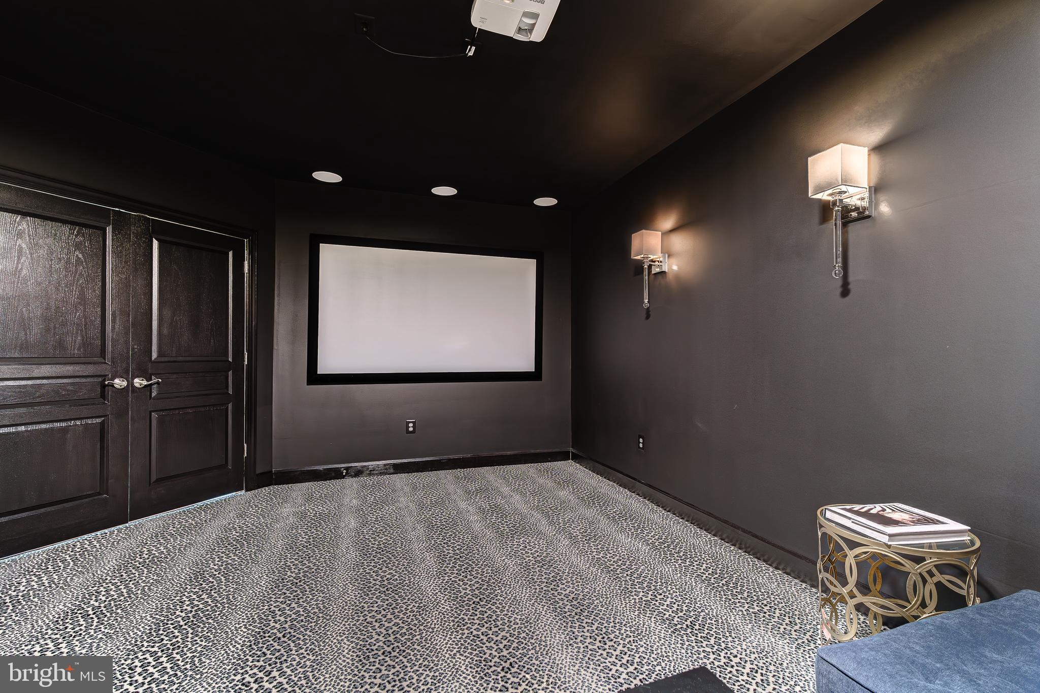 HUNTLEIGH AT CREIGHTON FARMS - Residential