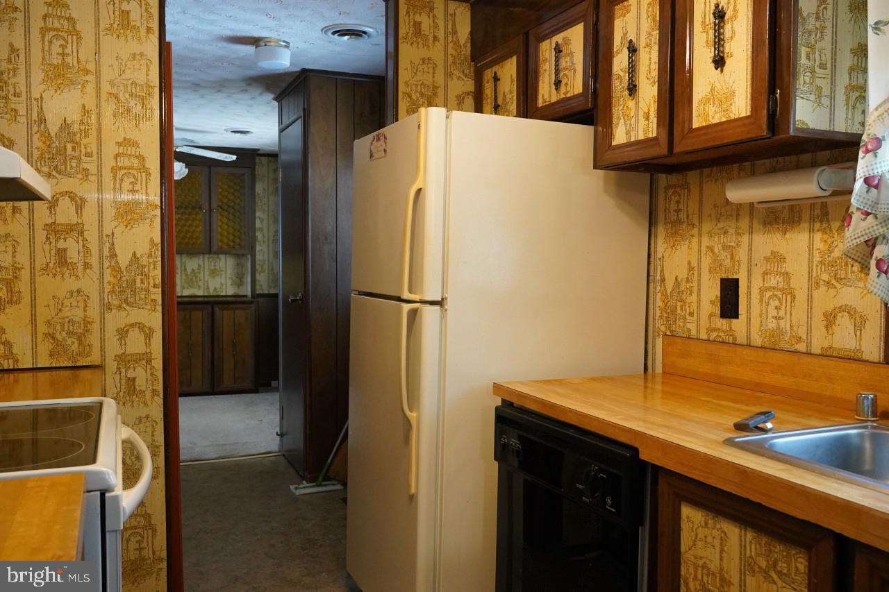 GREEN MANOR ESTATES - Residential