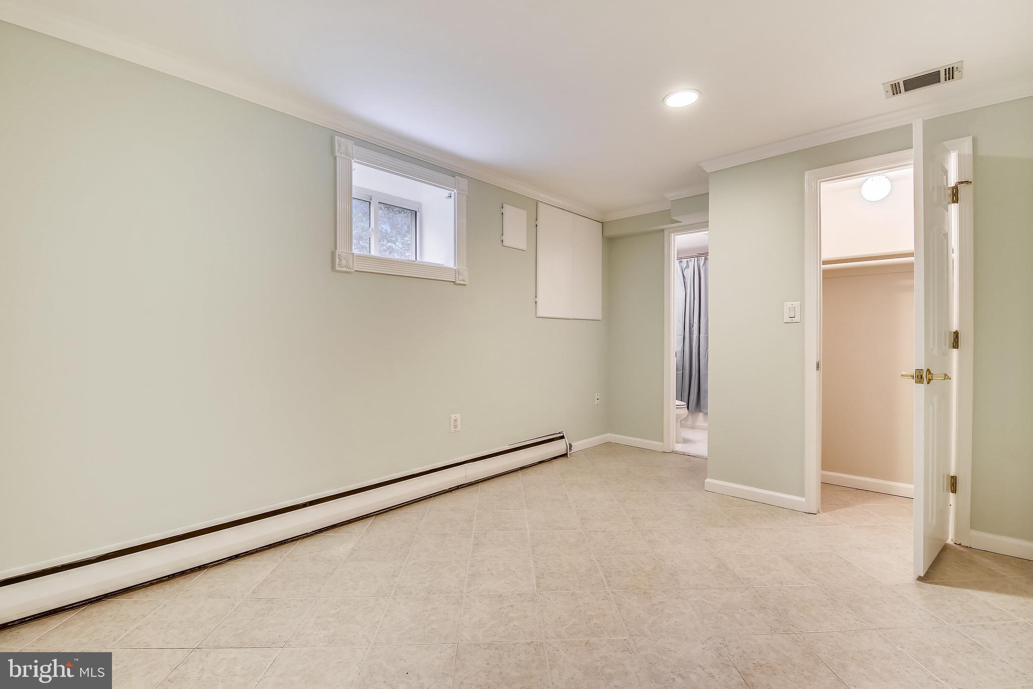 KENWOOD PARK - Residential Lease