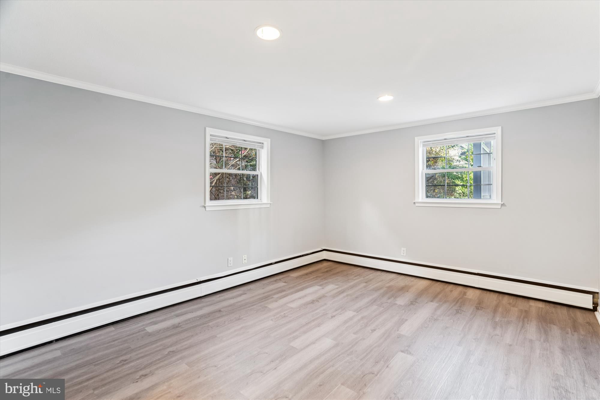 KENWOOD PARK - Residential Lease