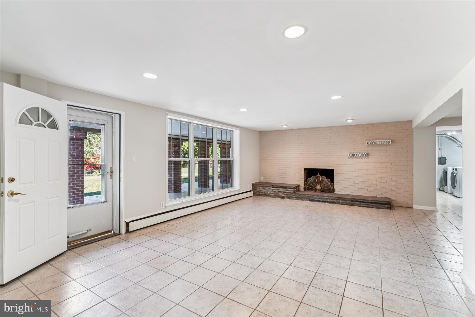 KENWOOD PARK - Residential Lease