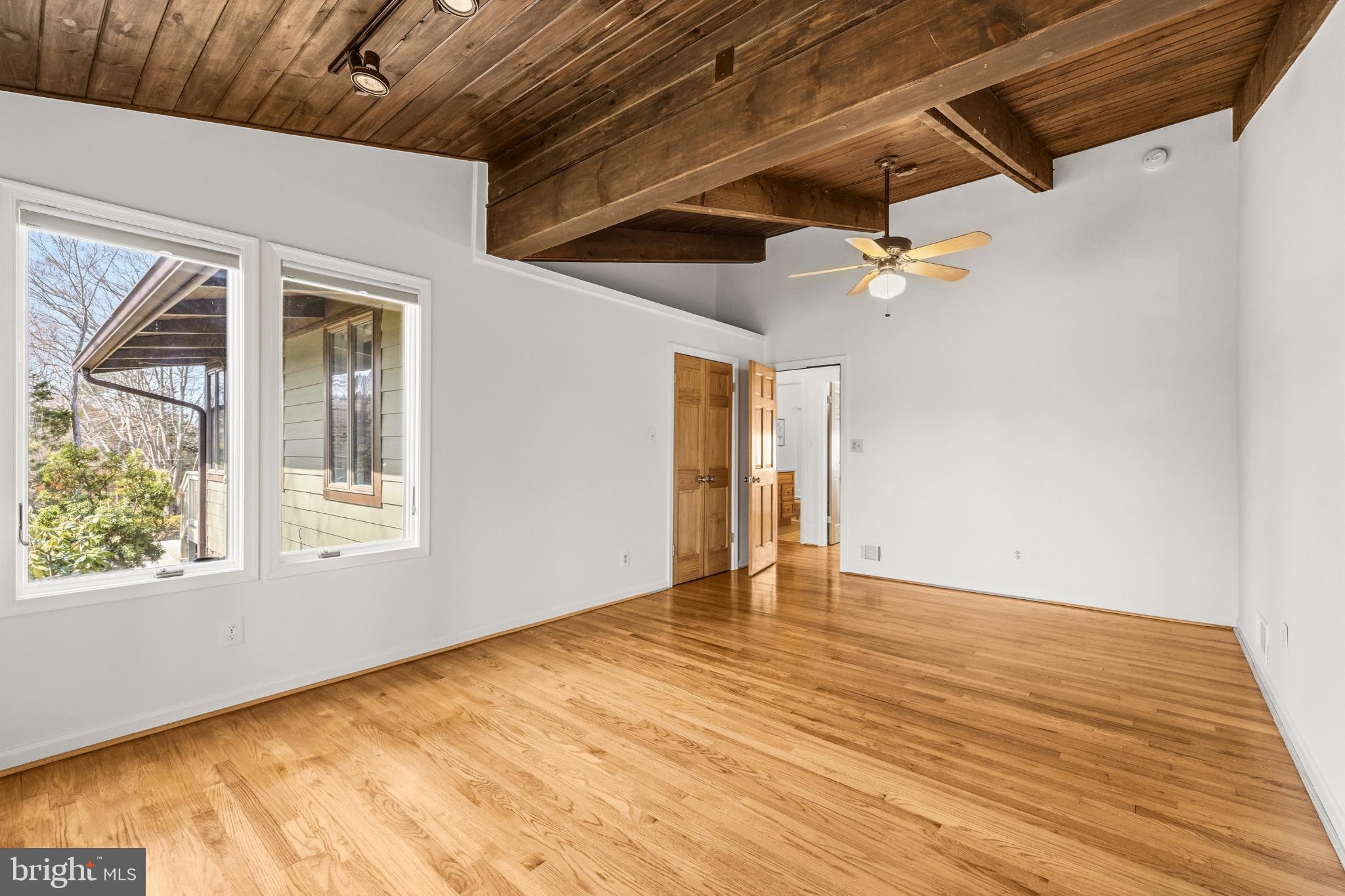 LEE MEADOWS - Residential