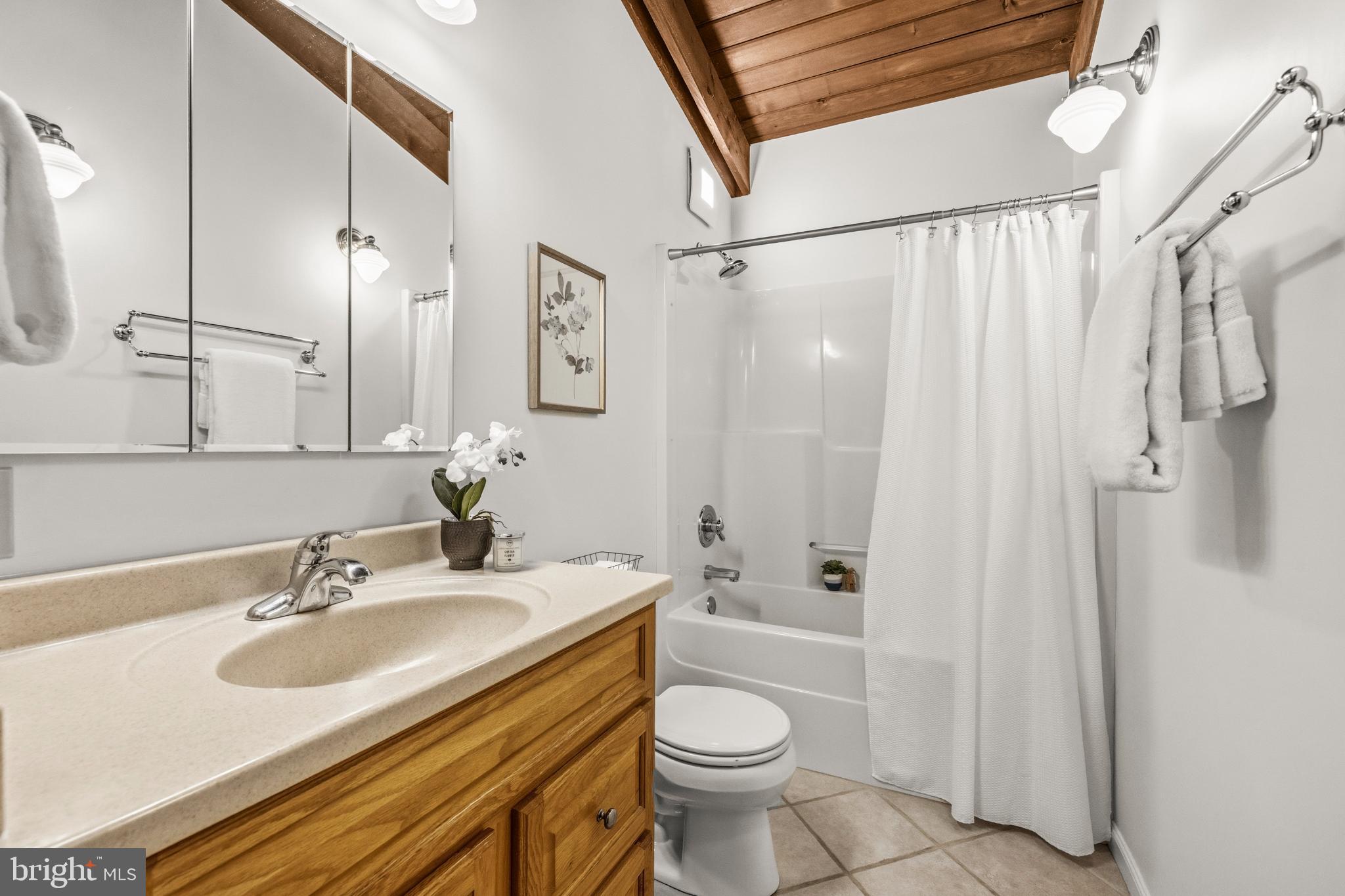 LEE MEADOWS - Residential