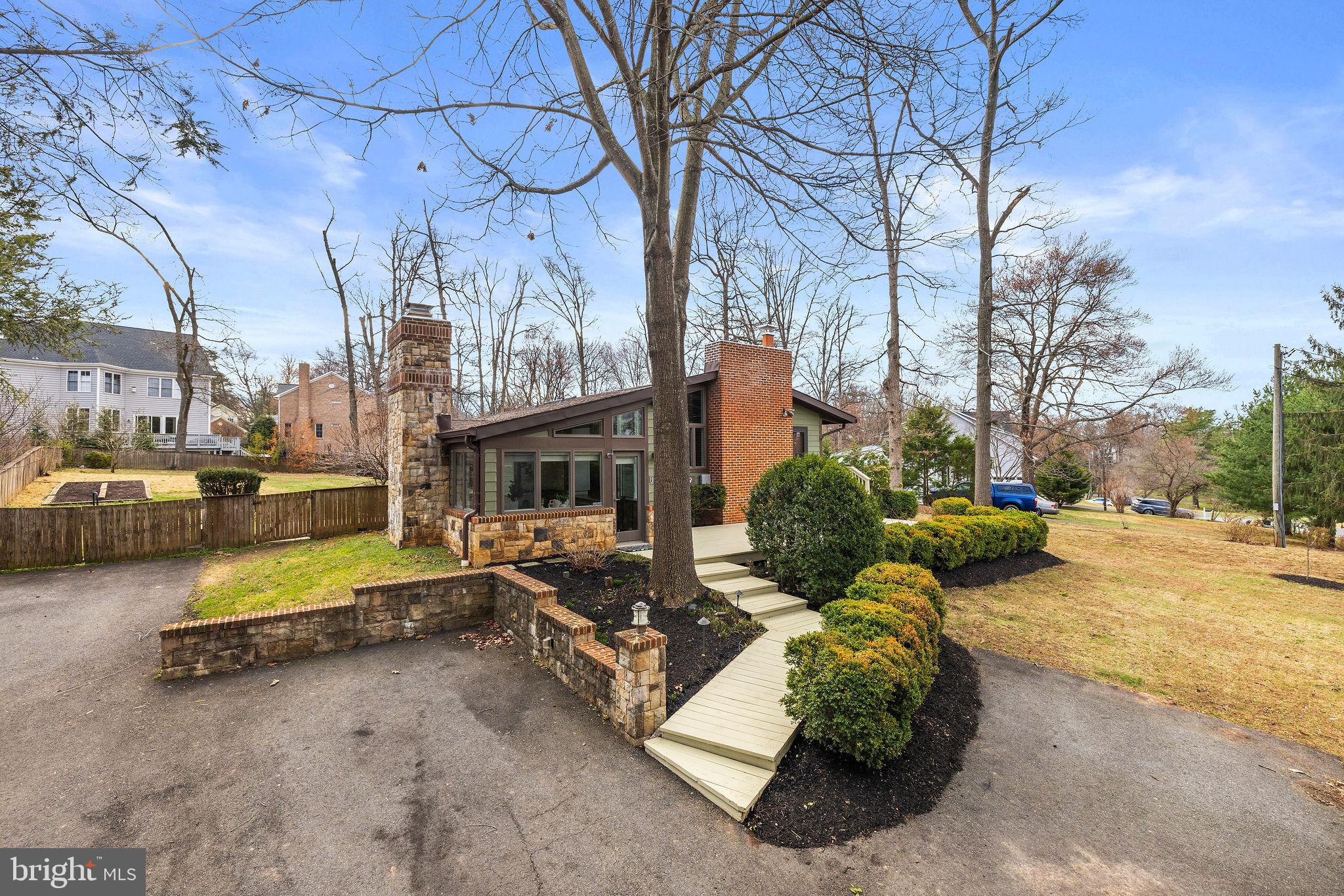 LEE MEADOWS - Residential