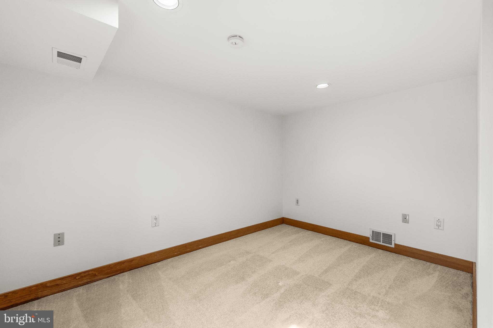 LEE MEADOWS - Residential