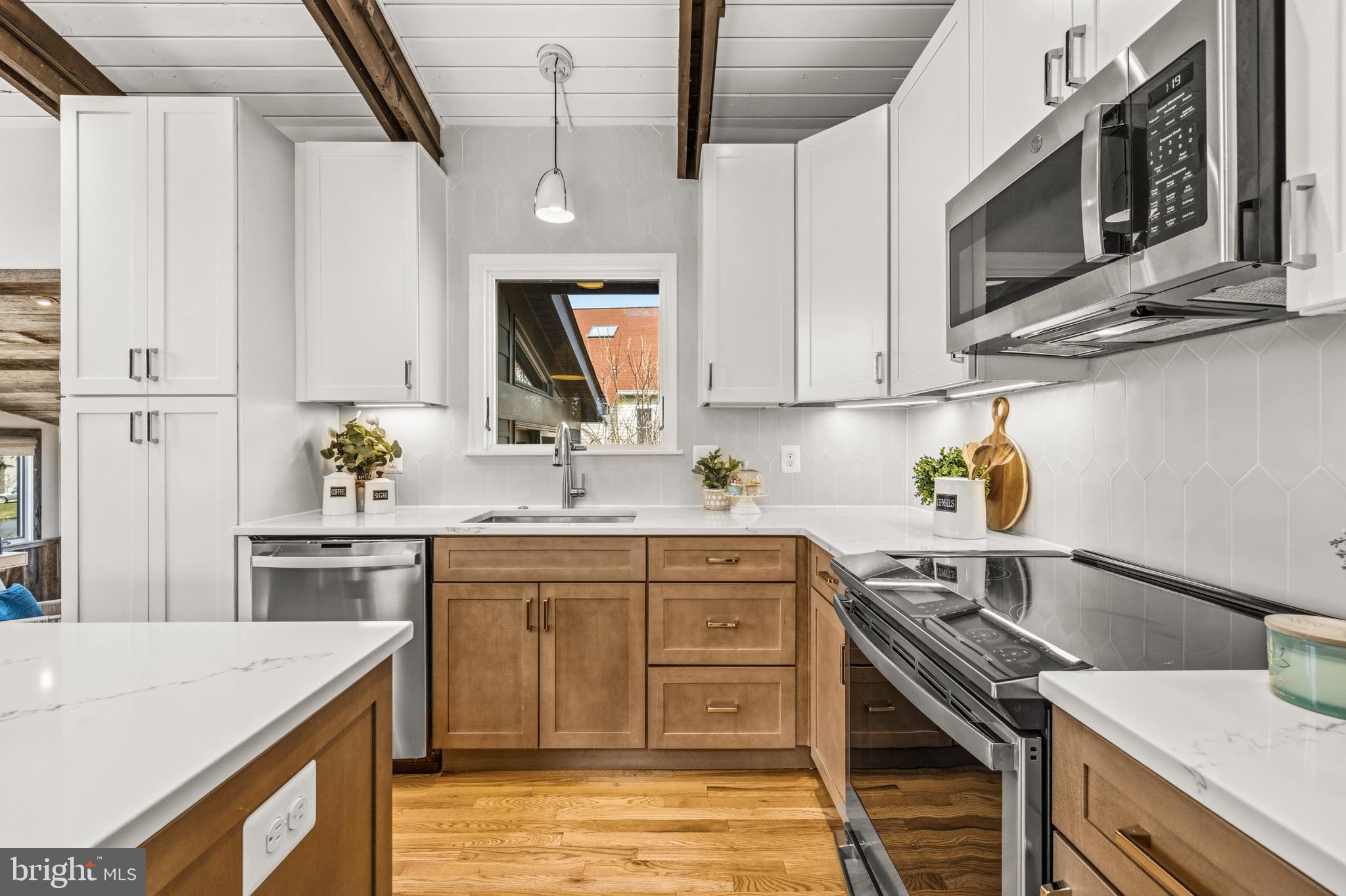 LEE MEADOWS - Residential