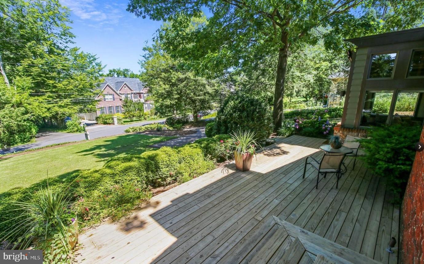 LEE MEADOWS - Residential