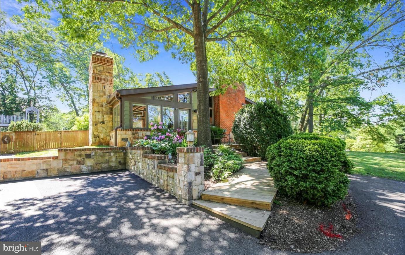 LEE MEADOWS - Residential