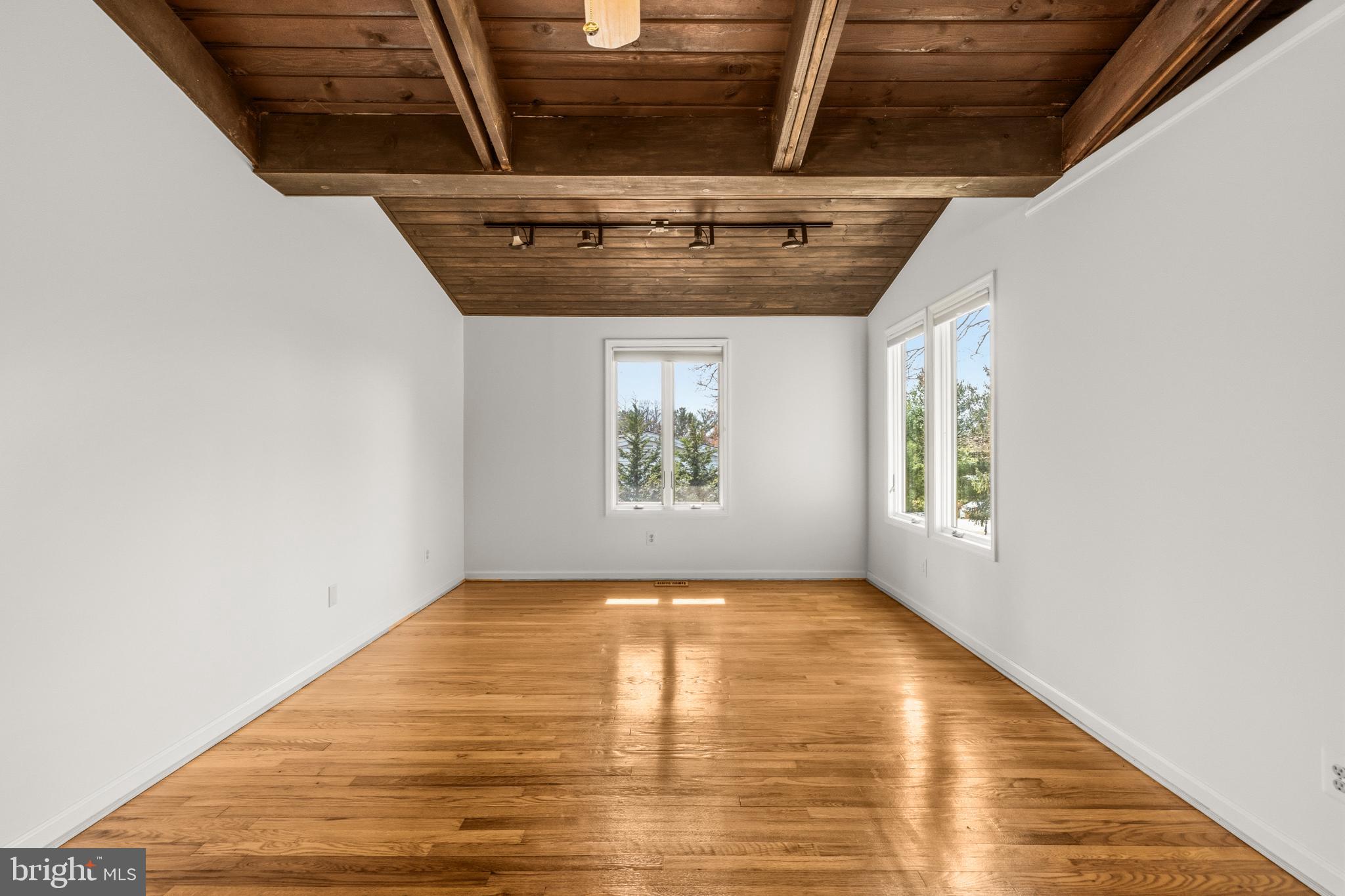 LEE MEADOWS - Residential