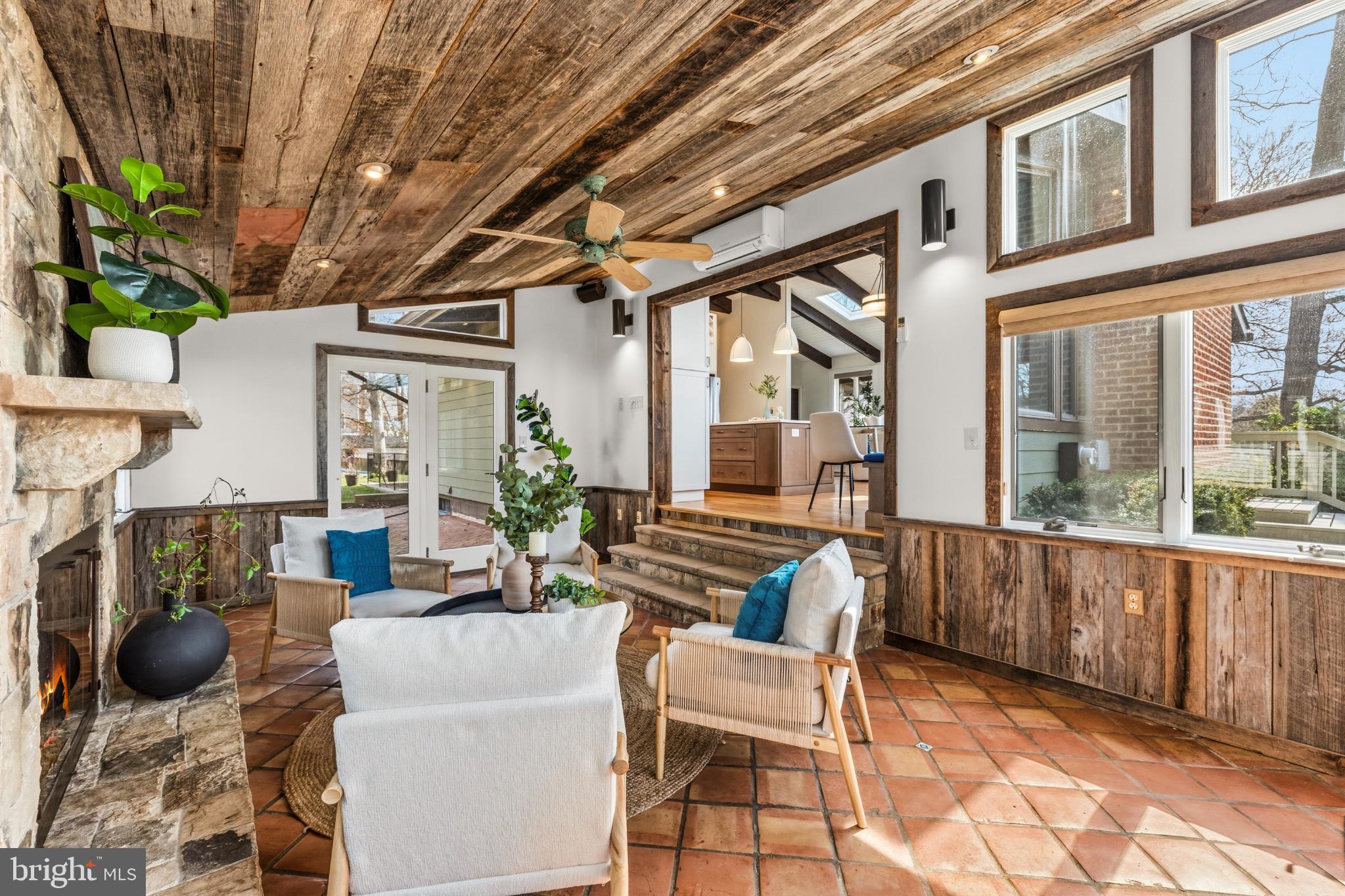 LEE MEADOWS - Residential