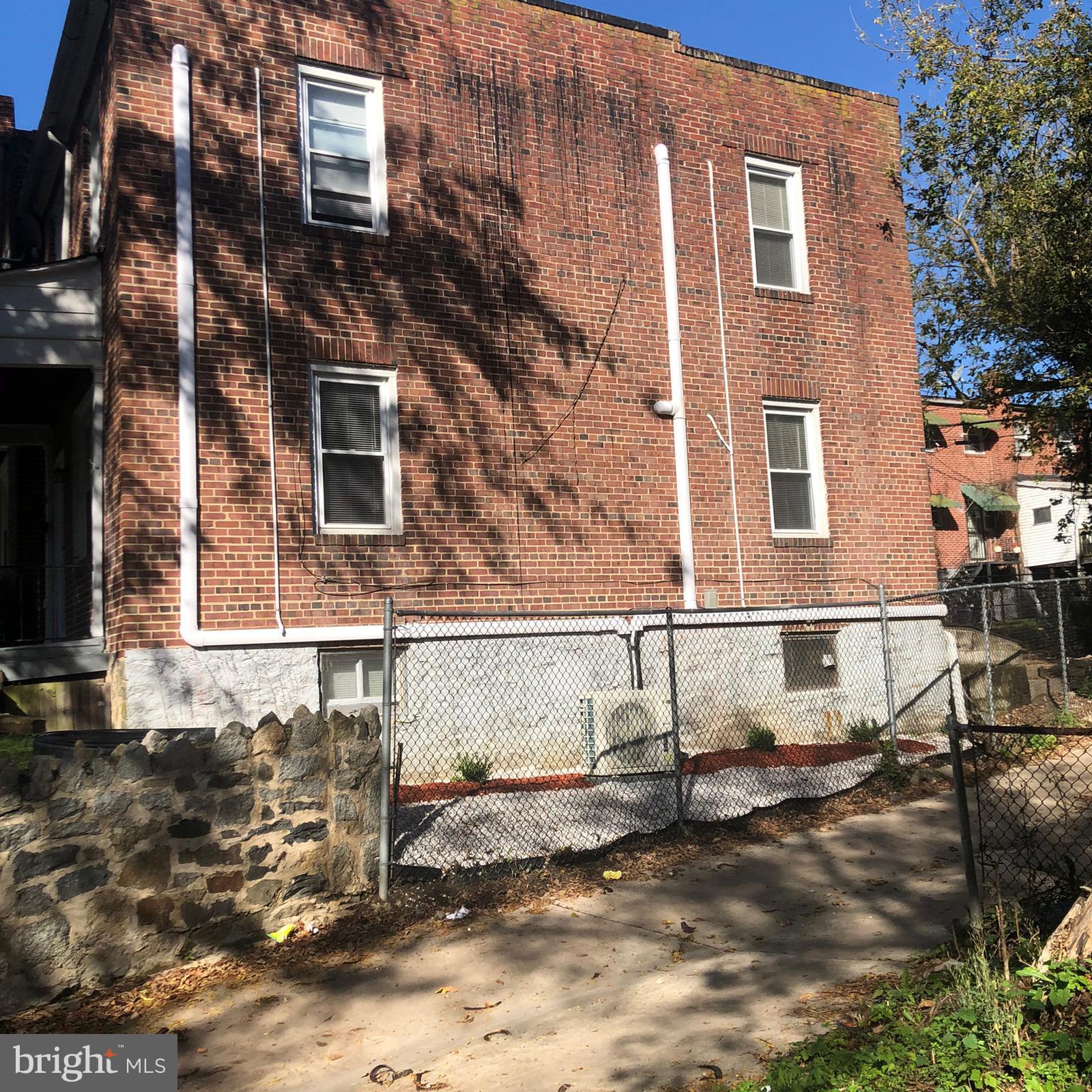 GOVANS - Residential Lease