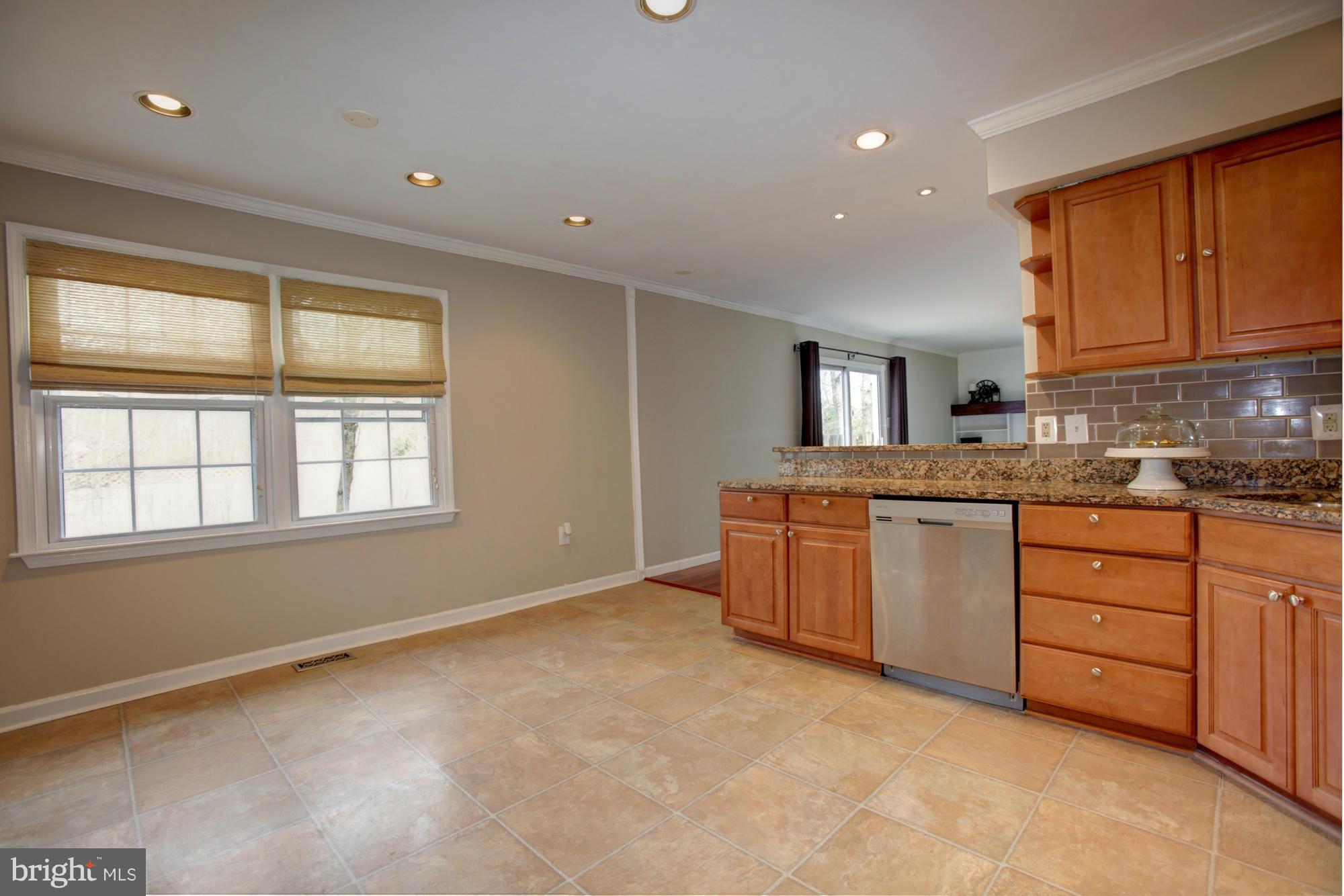 COUNTRY CLUB/LAKE MONTCLAIR - Residential