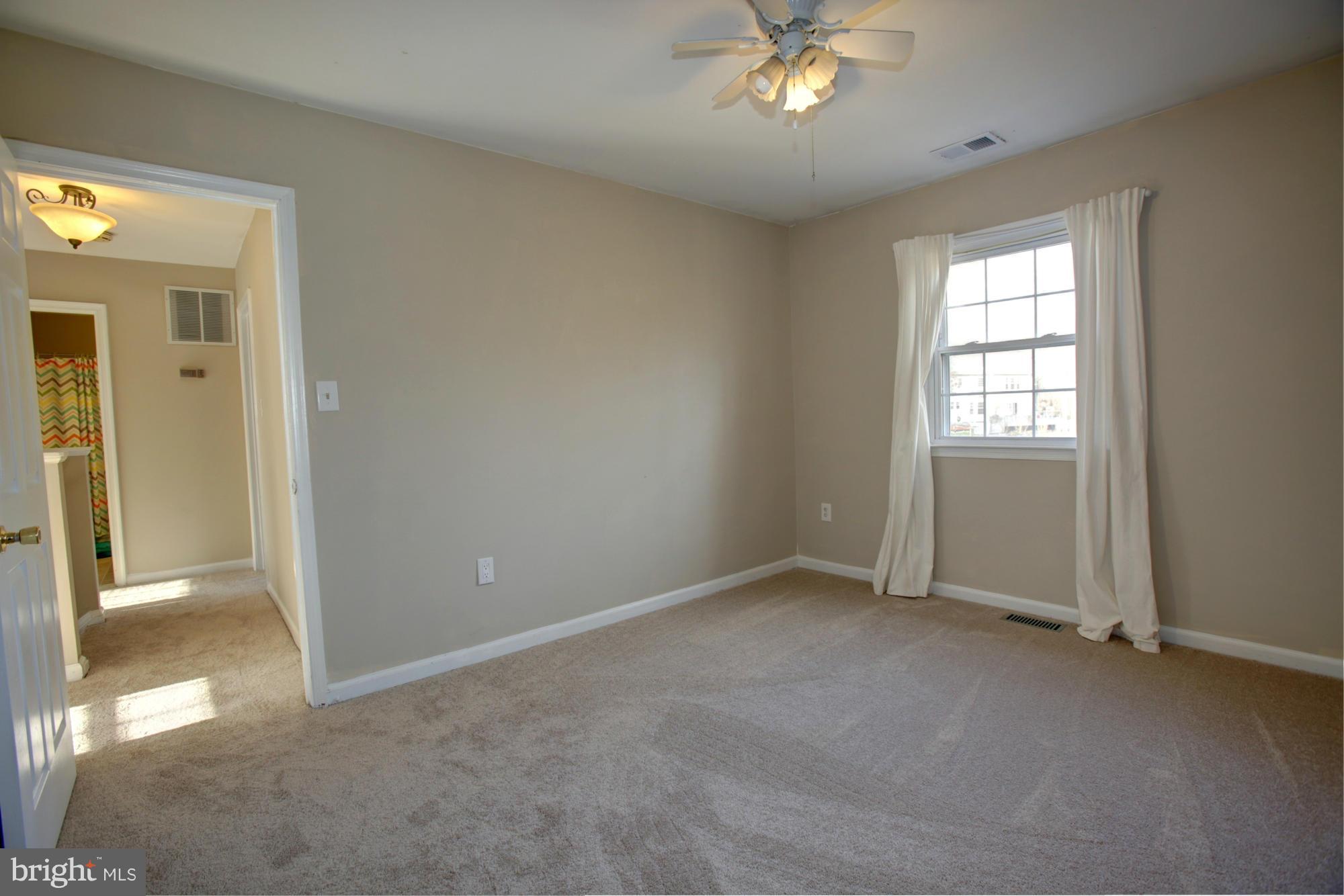 COUNTRY CLUB/LAKE MONTCLAIR - Residential