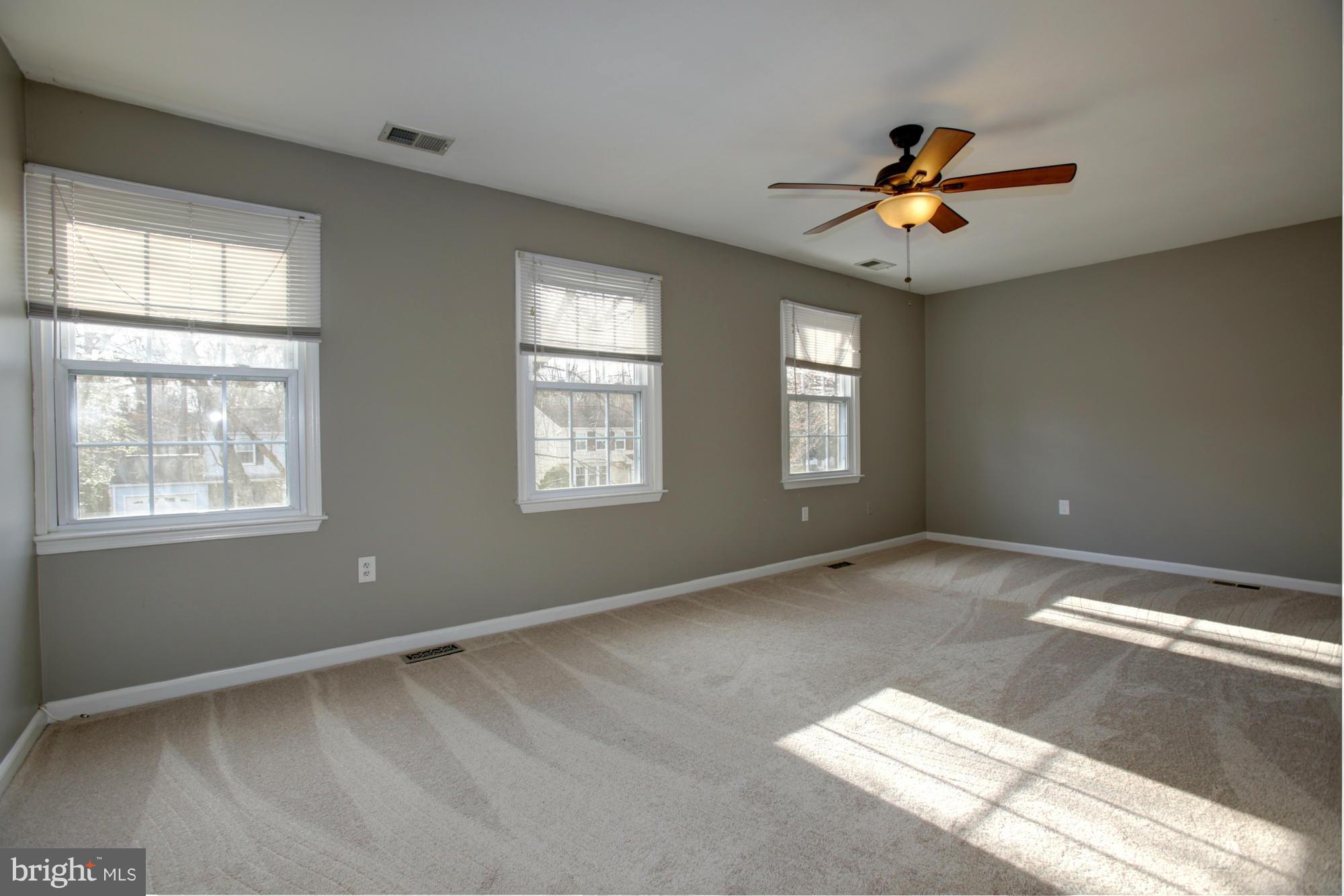 COUNTRY CLUB/LAKE MONTCLAIR - Residential