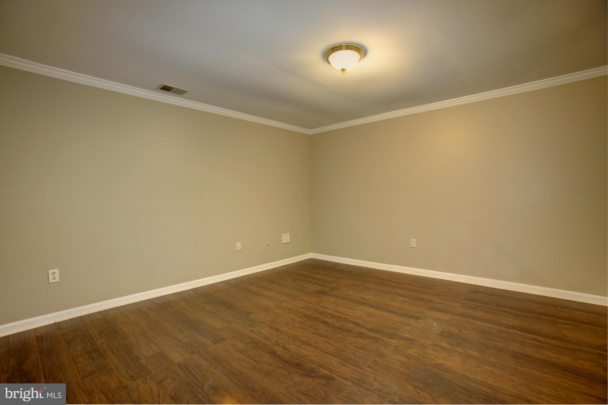 COUNTRY CLUB/LAKE MONTCLAIR - Residential