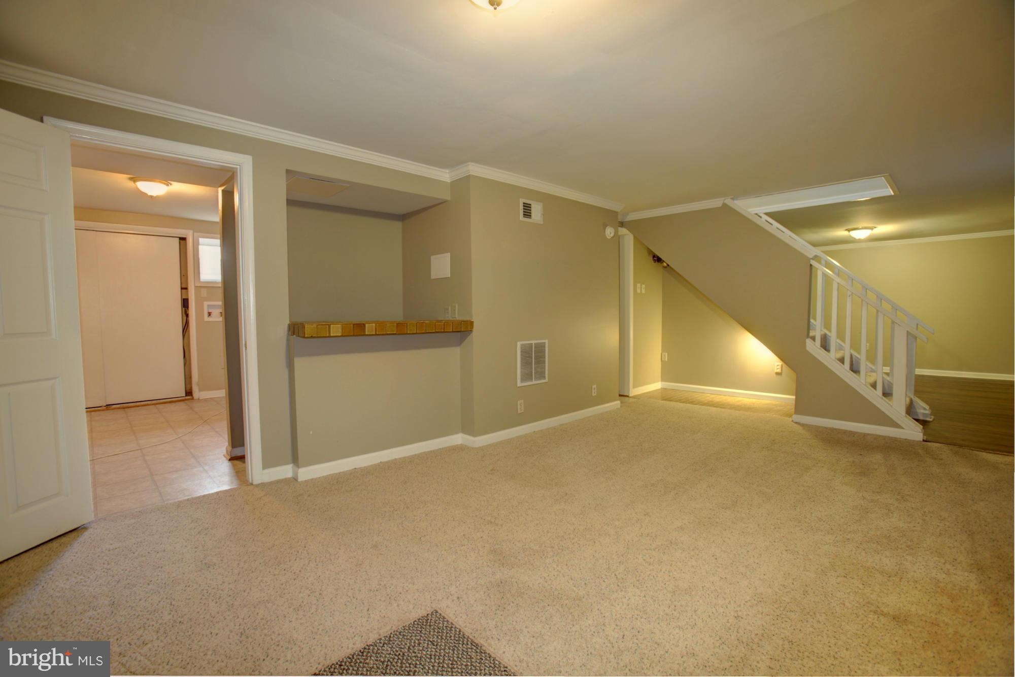 COUNTRY CLUB/LAKE MONTCLAIR - Residential