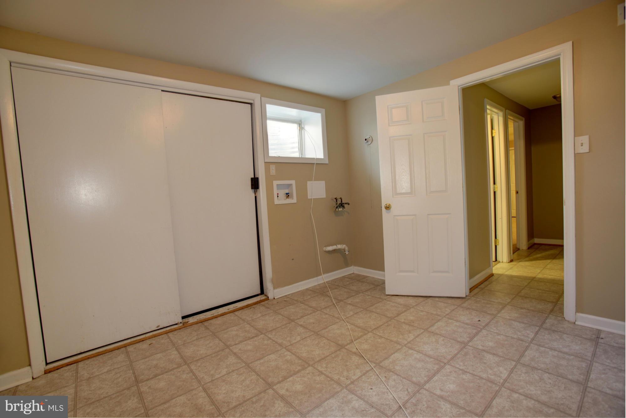 COUNTRY CLUB/LAKE MONTCLAIR - Residential