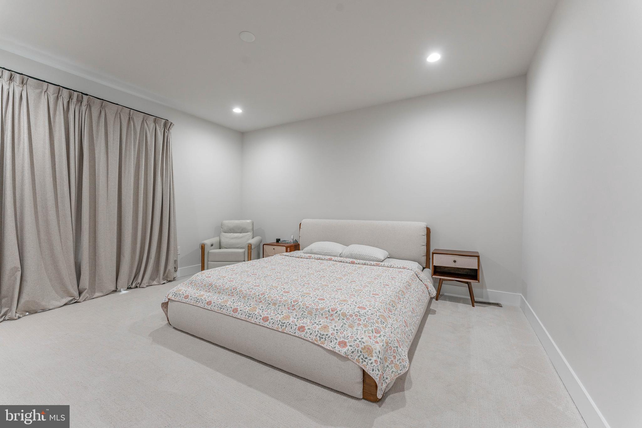 OVERLOOK AT TOWN CENTER - Residential