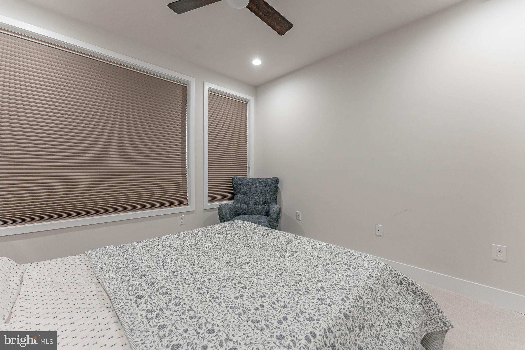 OVERLOOK AT TOWN CENTER - Residential