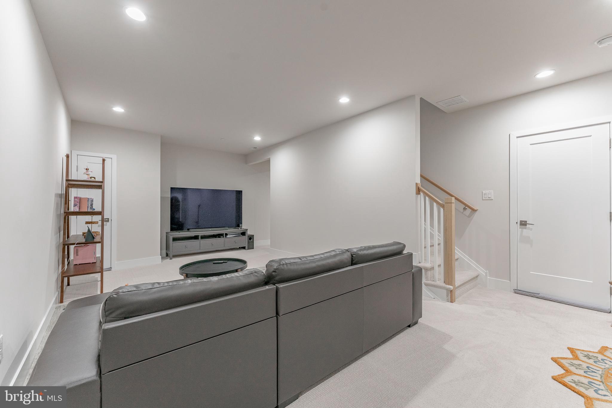 OVERLOOK AT TOWN CENTER - Residential