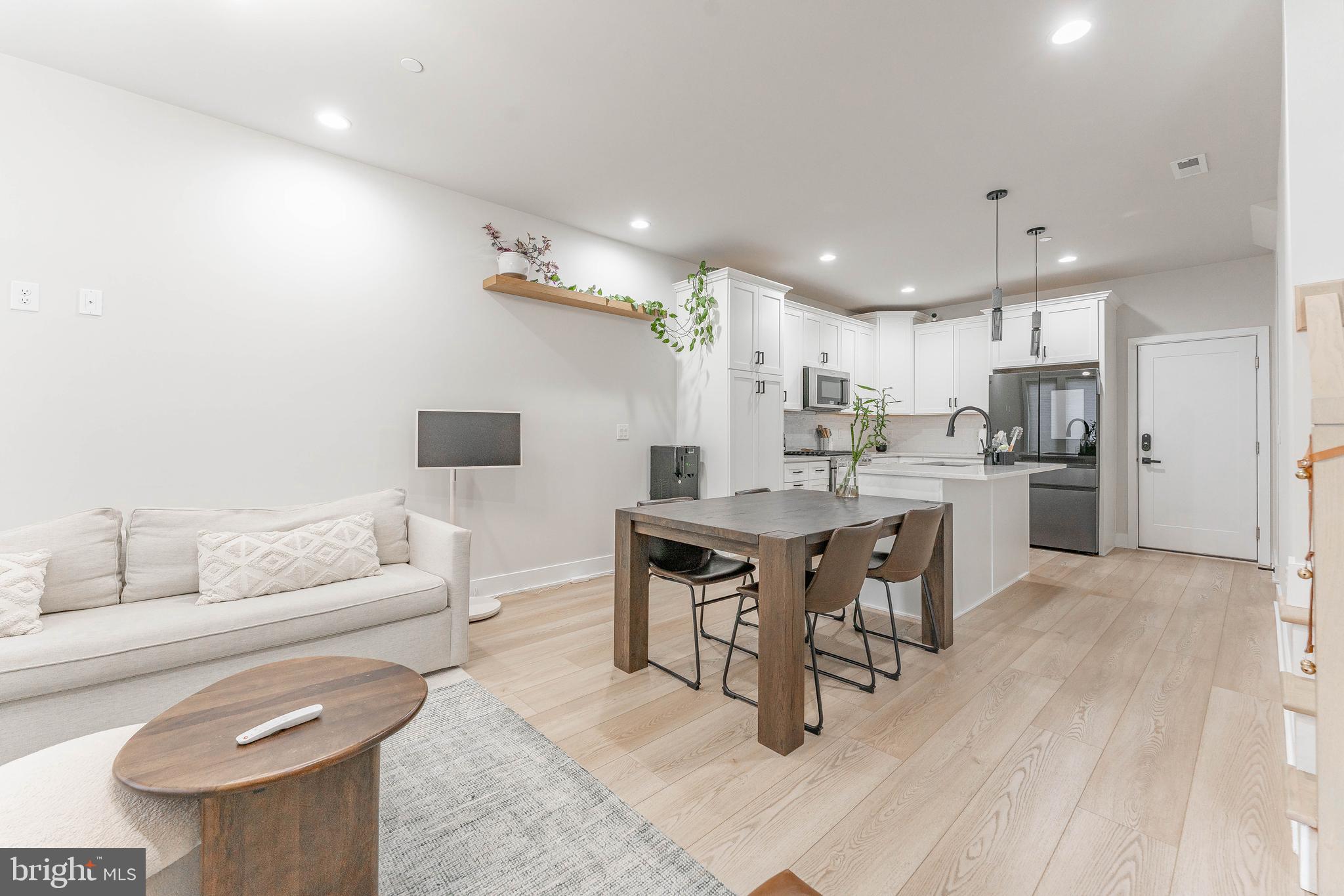 1211 REED ALLEY