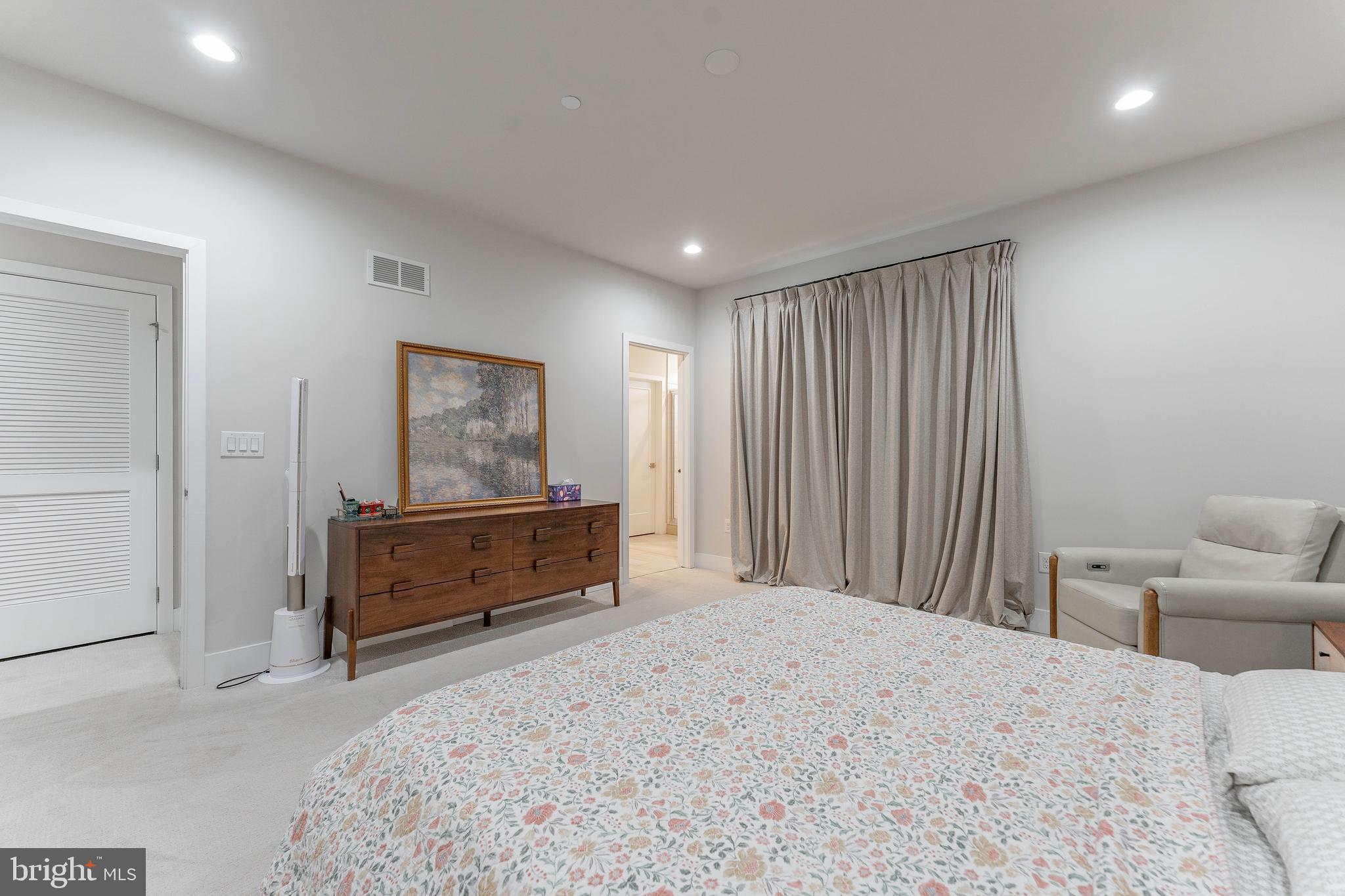 OVERLOOK AT TOWN CENTER - Residential