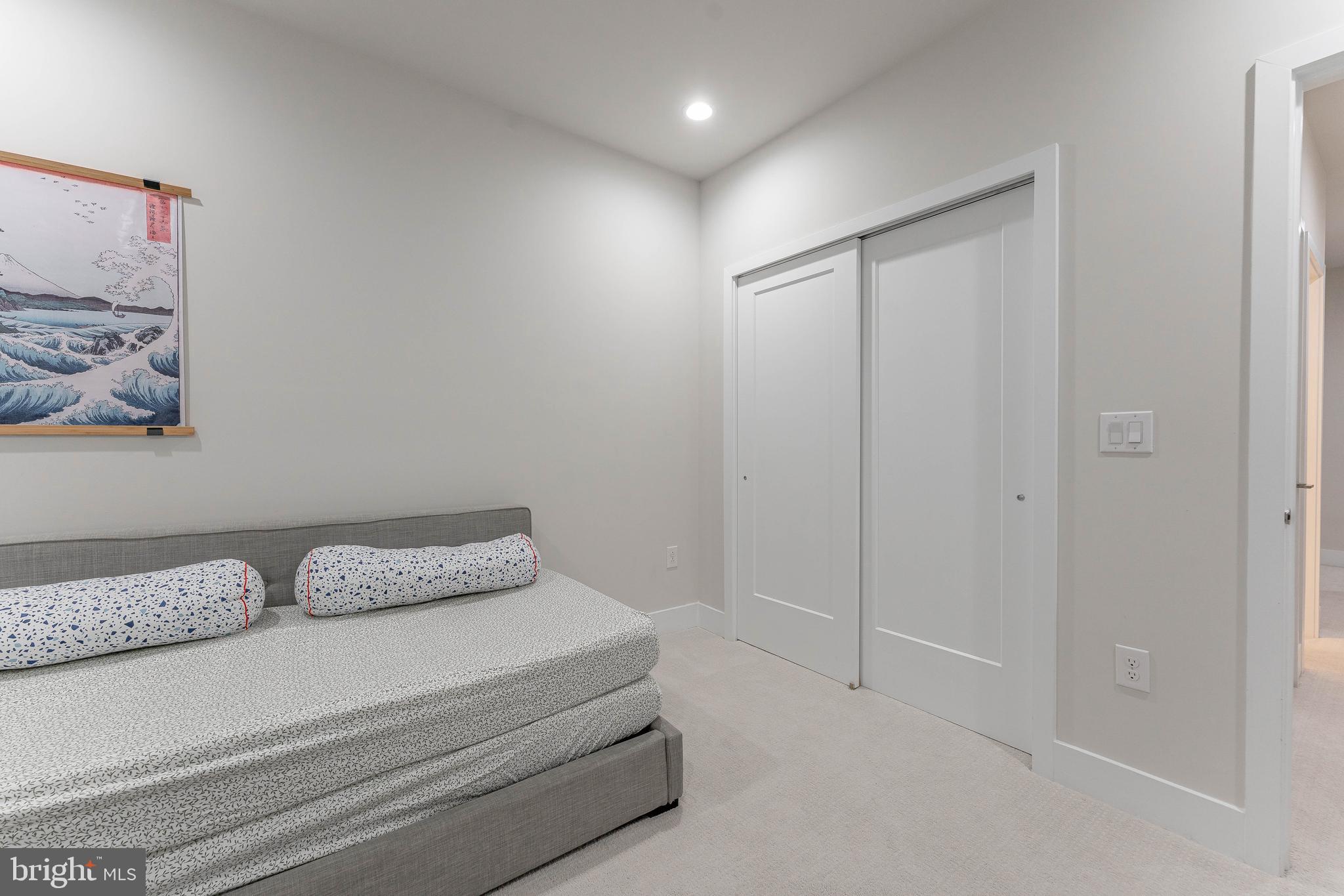 OVERLOOK AT TOWN CENTER - Residential