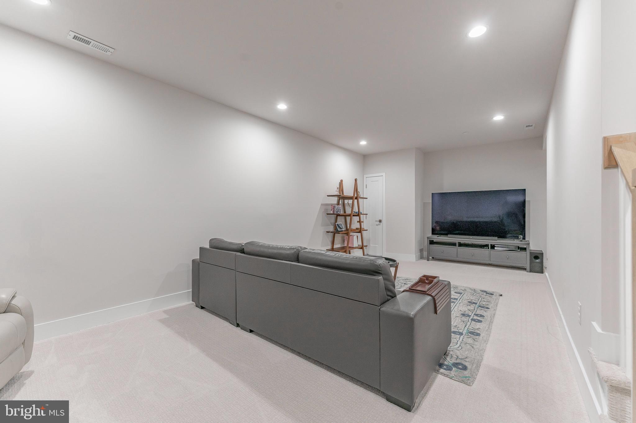 OVERLOOK AT TOWN CENTER - Residential