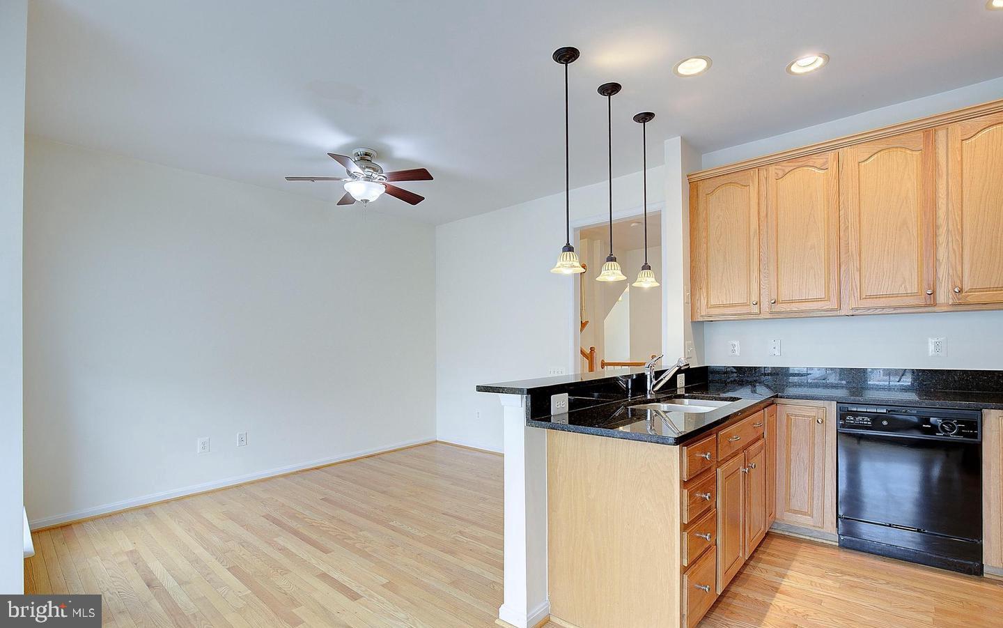 WHEATON HILLS - Residential Lease