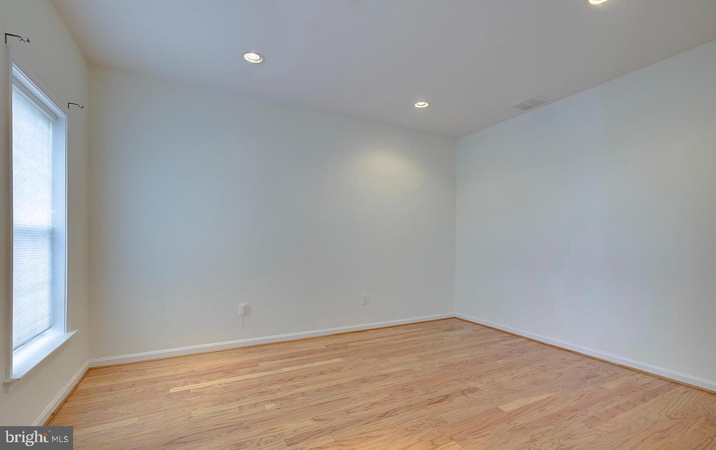 WHEATON HILLS - Residential Lease