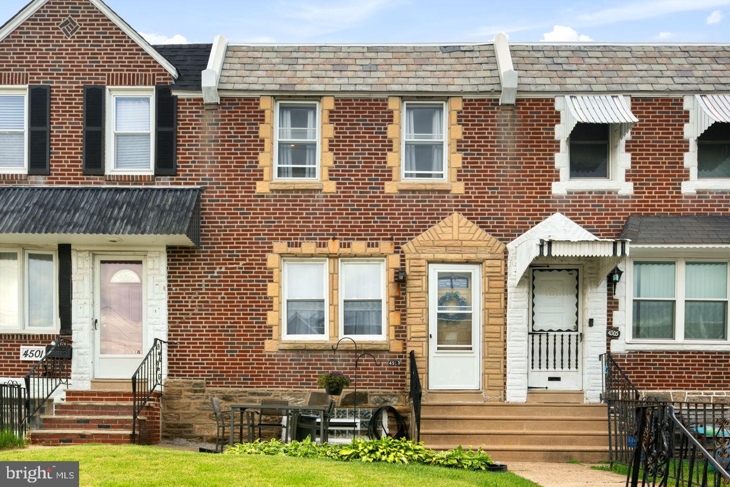 Welcome to this beautiful 3 bedroom,1 full bath home it's perfect for a first time buyer or investor. Open floor plan with hardwood floors and tons of natural light. Central heating and cooling system, finished basement with an attached garage. The kitchen and bathroom have been updated. Located on a good block in Mayfair on a 16 x 80 lot. This is a must see.