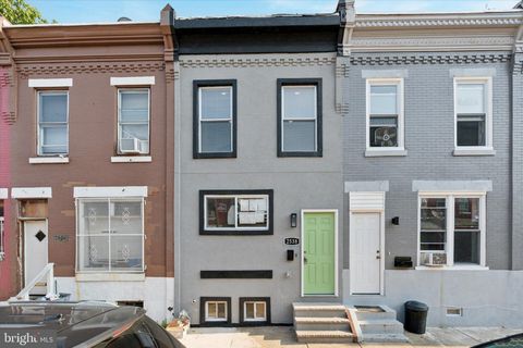Townhouse For Sale - 2538 W Oakdale Street<br/> PHILADELPHIA, PA 19132