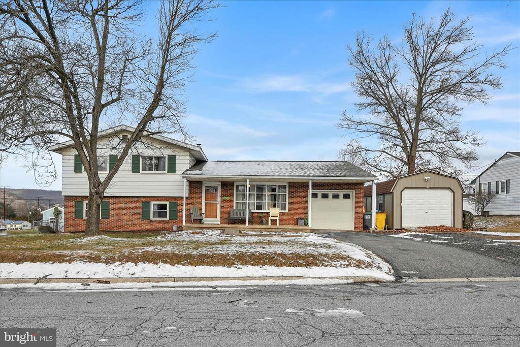 Photo of 609 Hillcroft Avenue, SCHUYLKILL HAVEN, PA 17972 (MLS # PASK2024950)