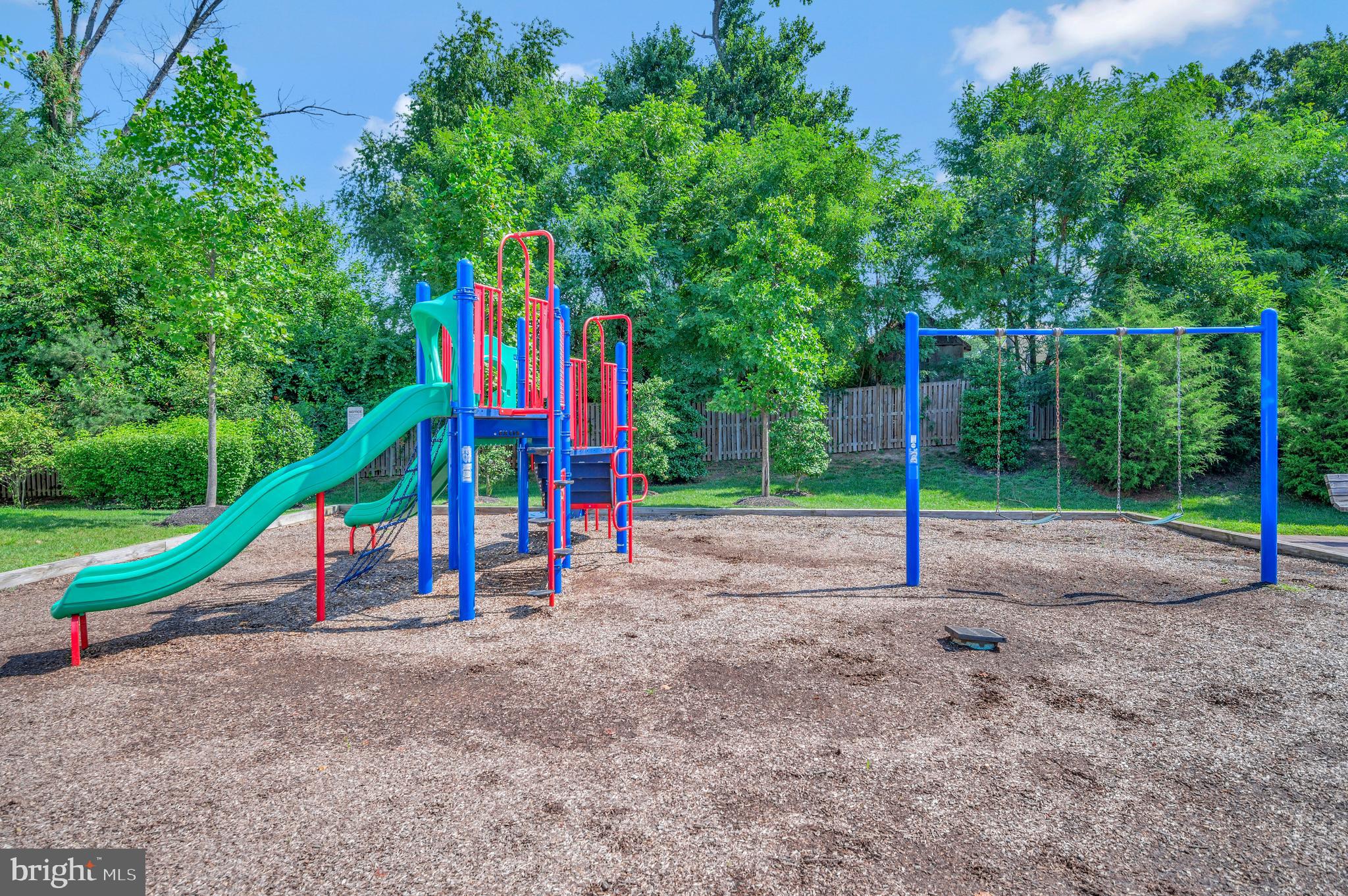 FEATHERSTONE STATION CONDOMINIUMS - Residential