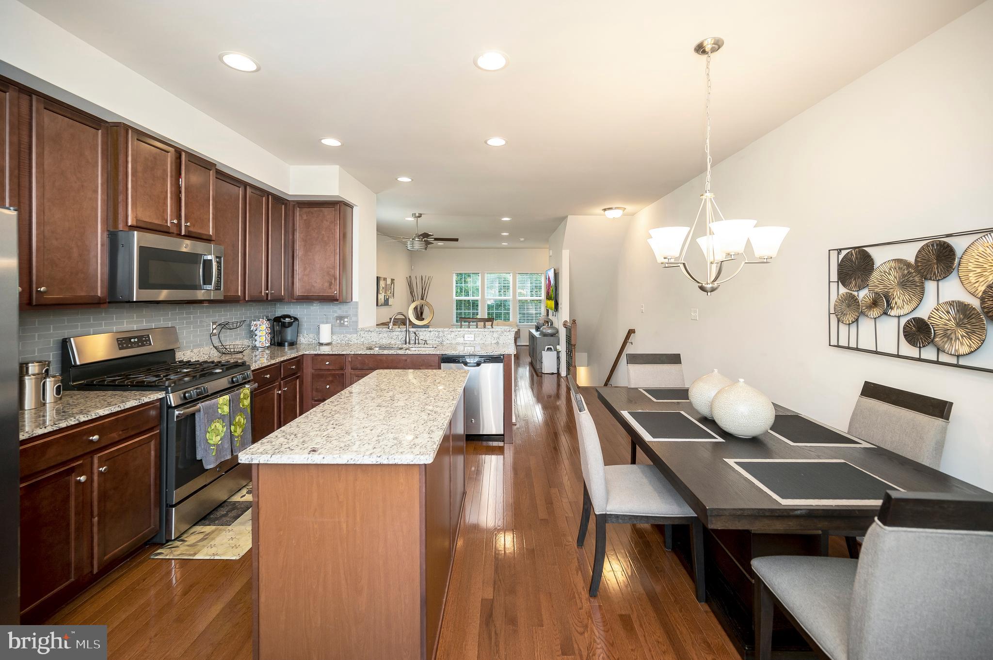 FEATHERSTONE STATION CONDOMINIUMS - Residential