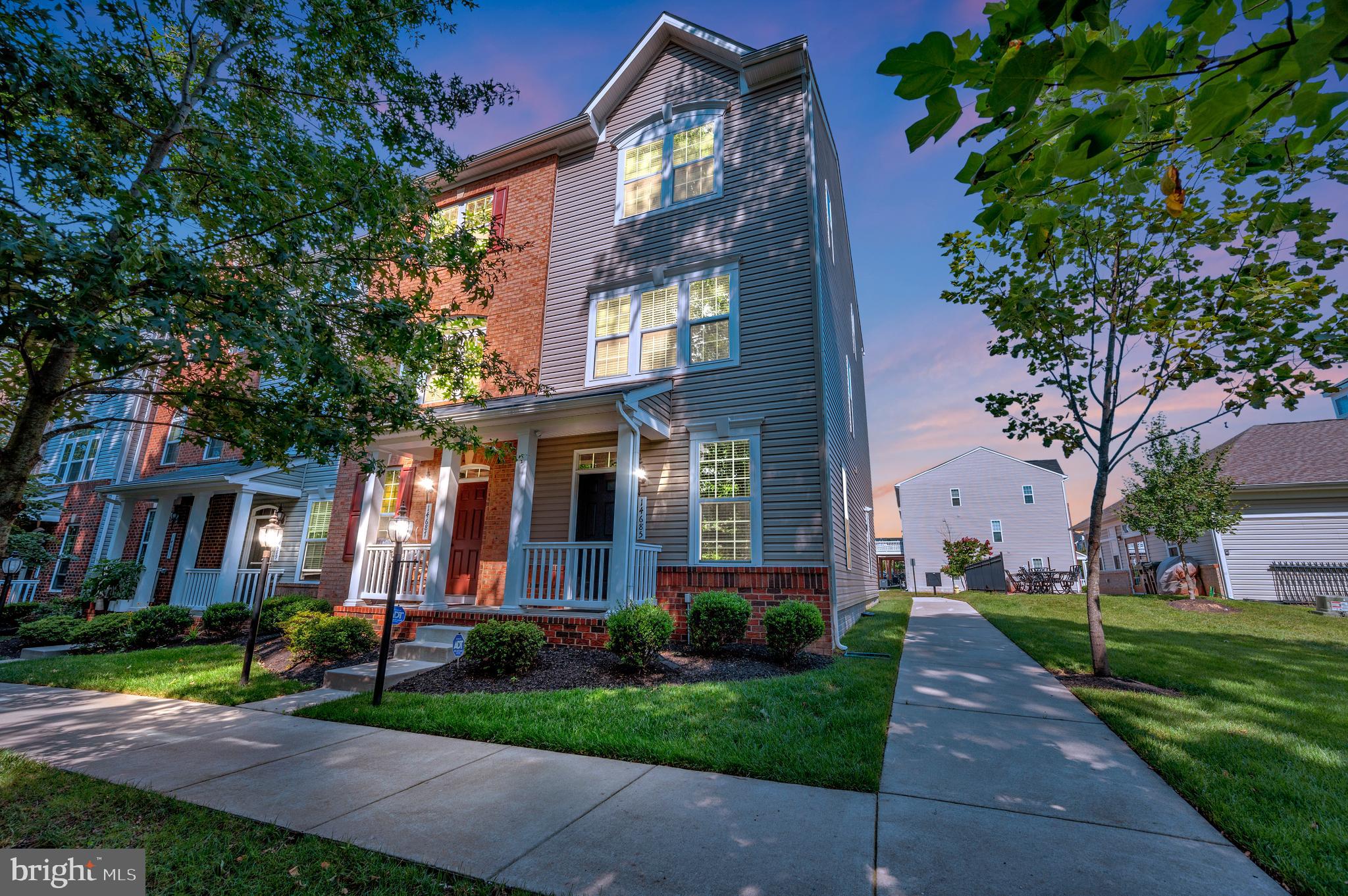 FEATHERSTONE STATION CONDOMINIUMS - Residential