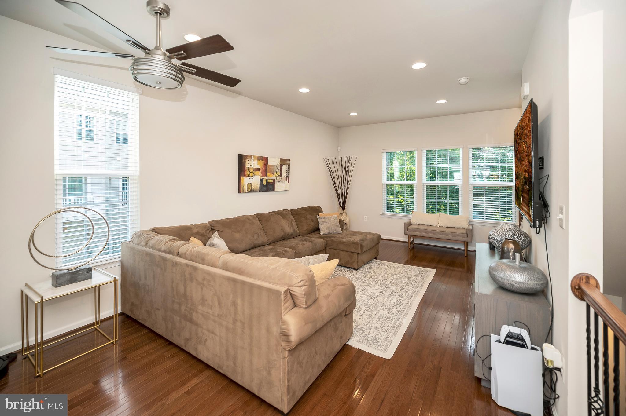 FEATHERSTONE STATION CONDOMINIUMS - Residential