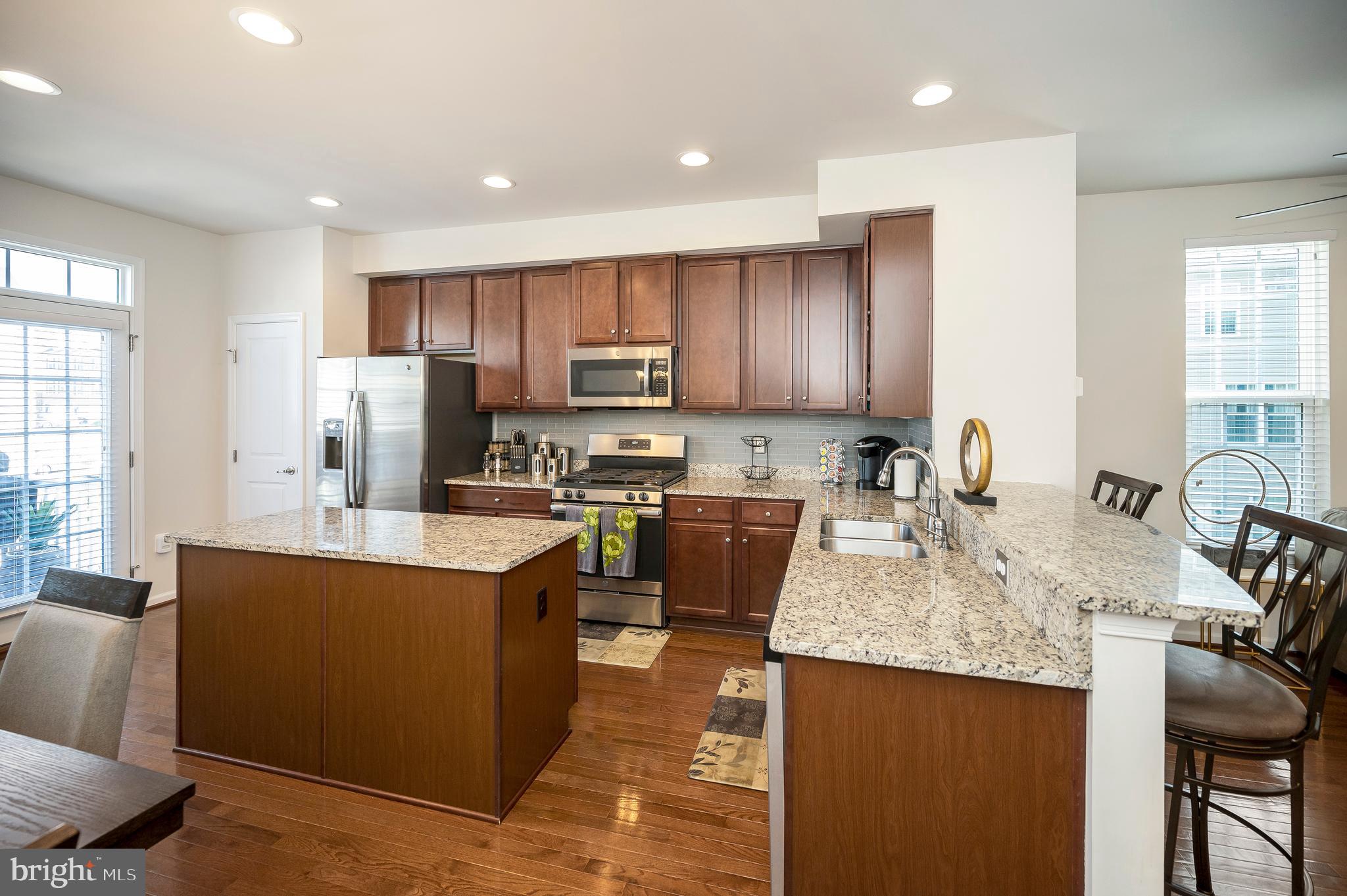 FEATHERSTONE STATION CONDOMINIUMS - Residential