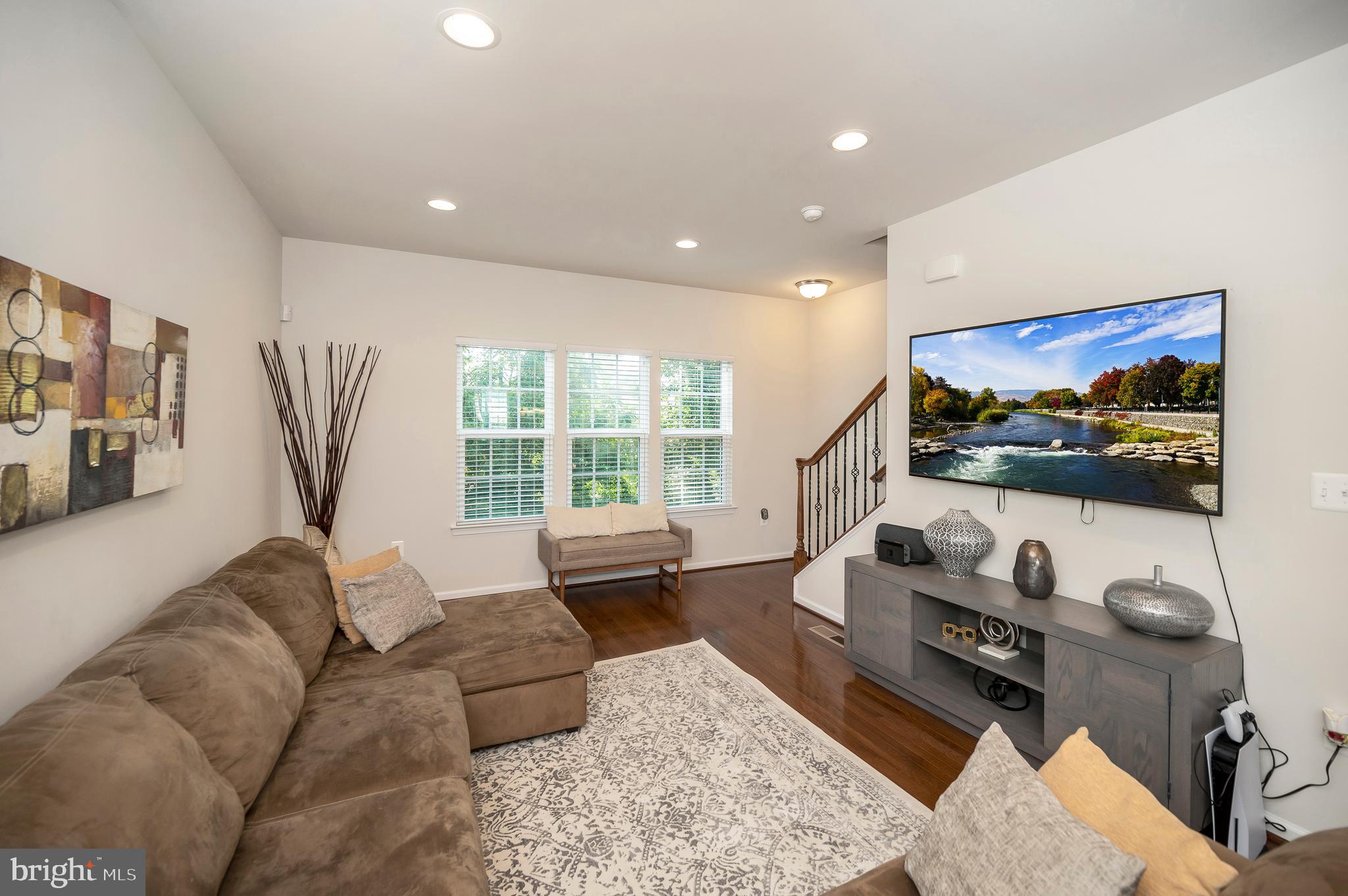 FEATHERSTONE STATION CONDOMINIUMS - Residential