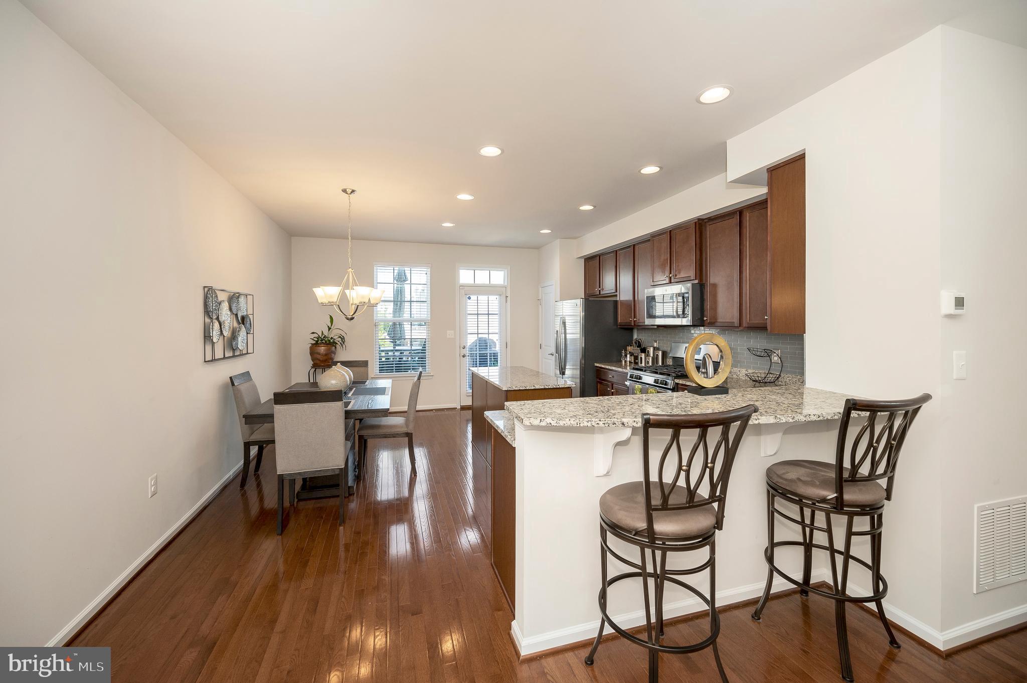 FEATHERSTONE STATION CONDOMINIUMS - Residential