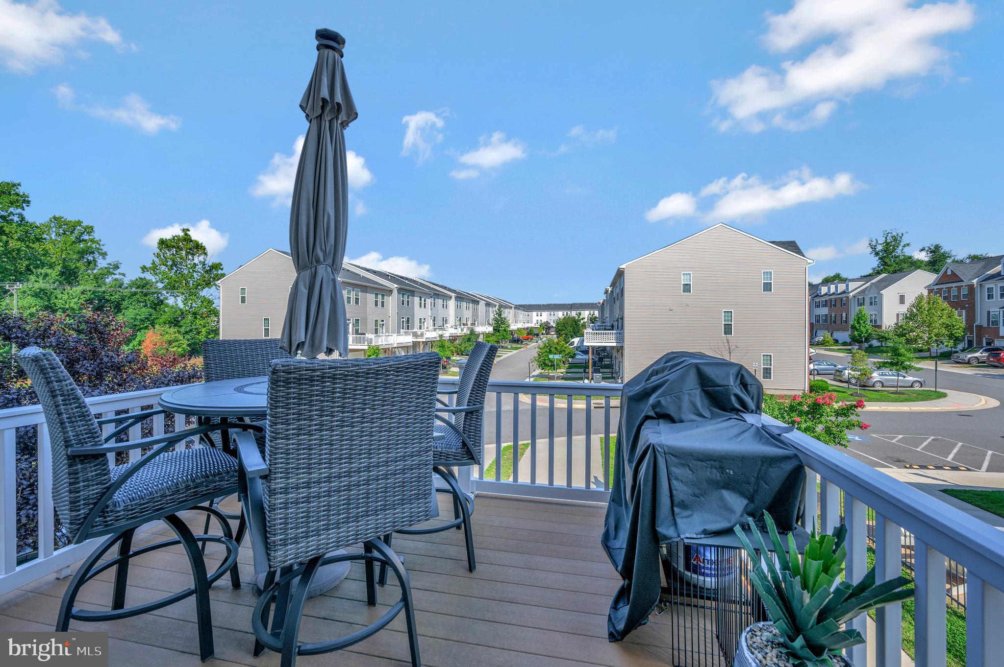 FEATHERSTONE STATION CONDOMINIUMS - Residential