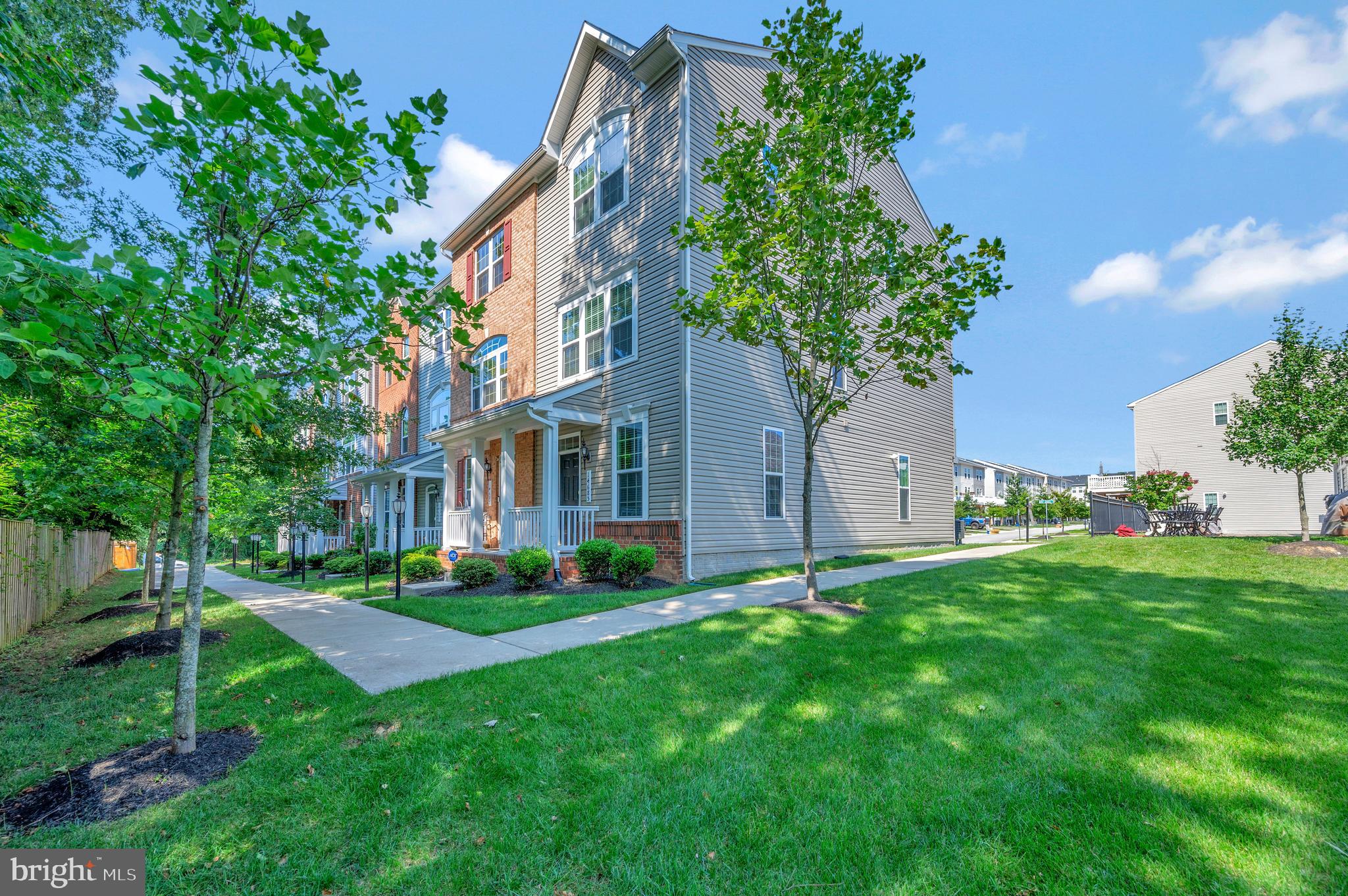 FEATHERSTONE STATION CONDOMINIUMS - Residential