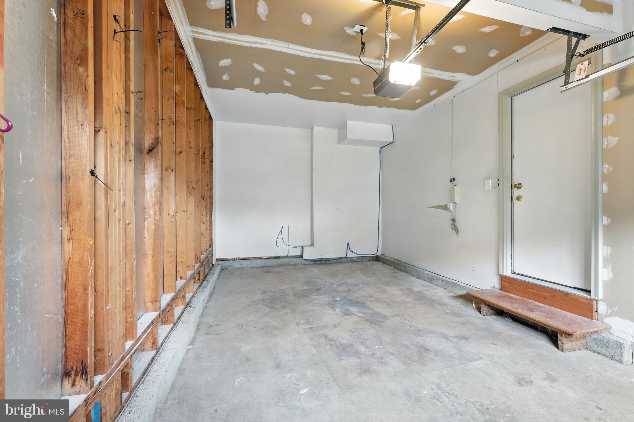 SADDLE CREEK - Residential