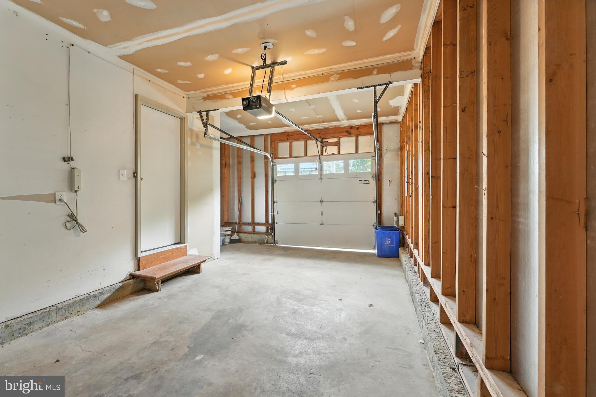 SADDLE CREEK - Residential