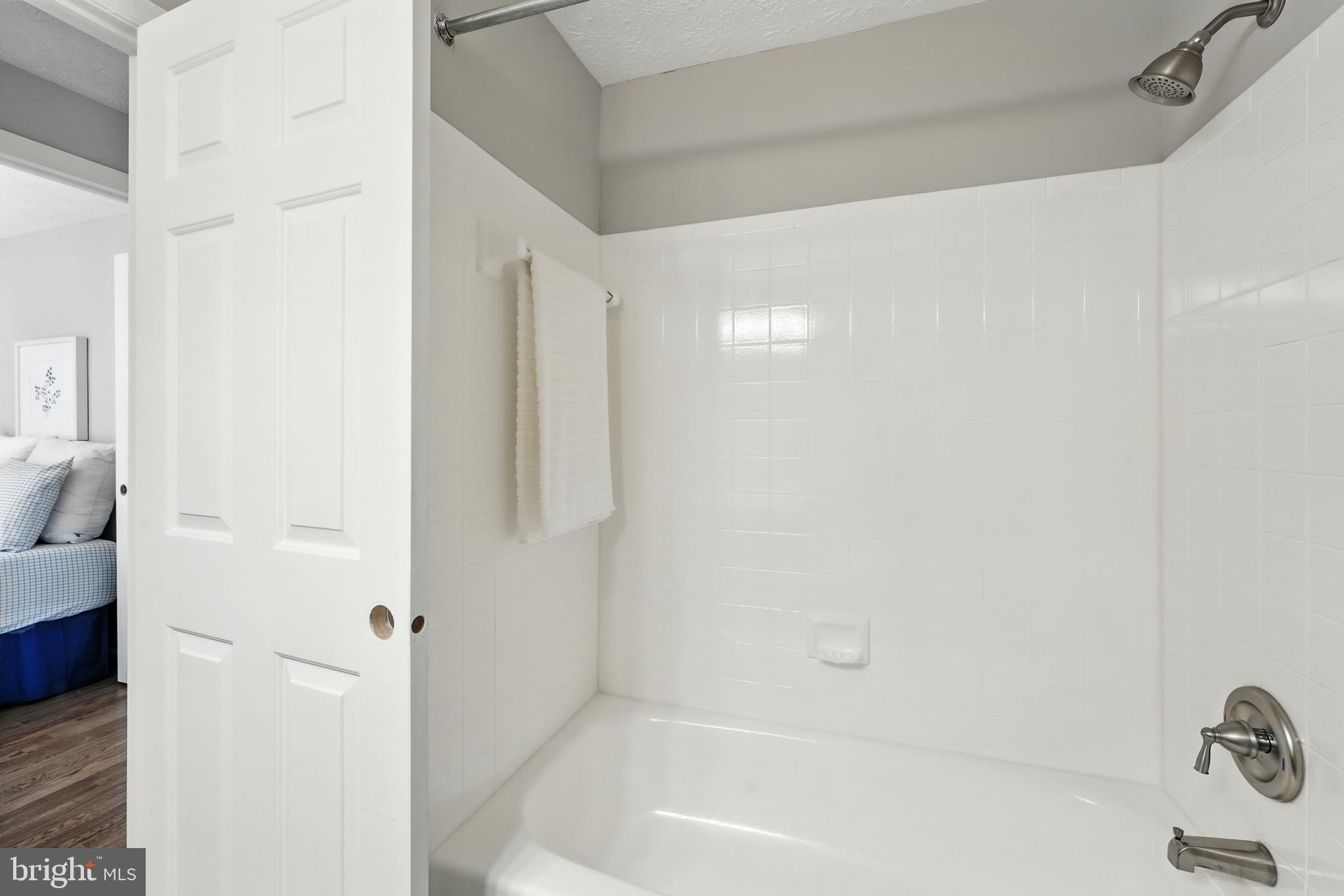 SADDLE CREEK - Residential