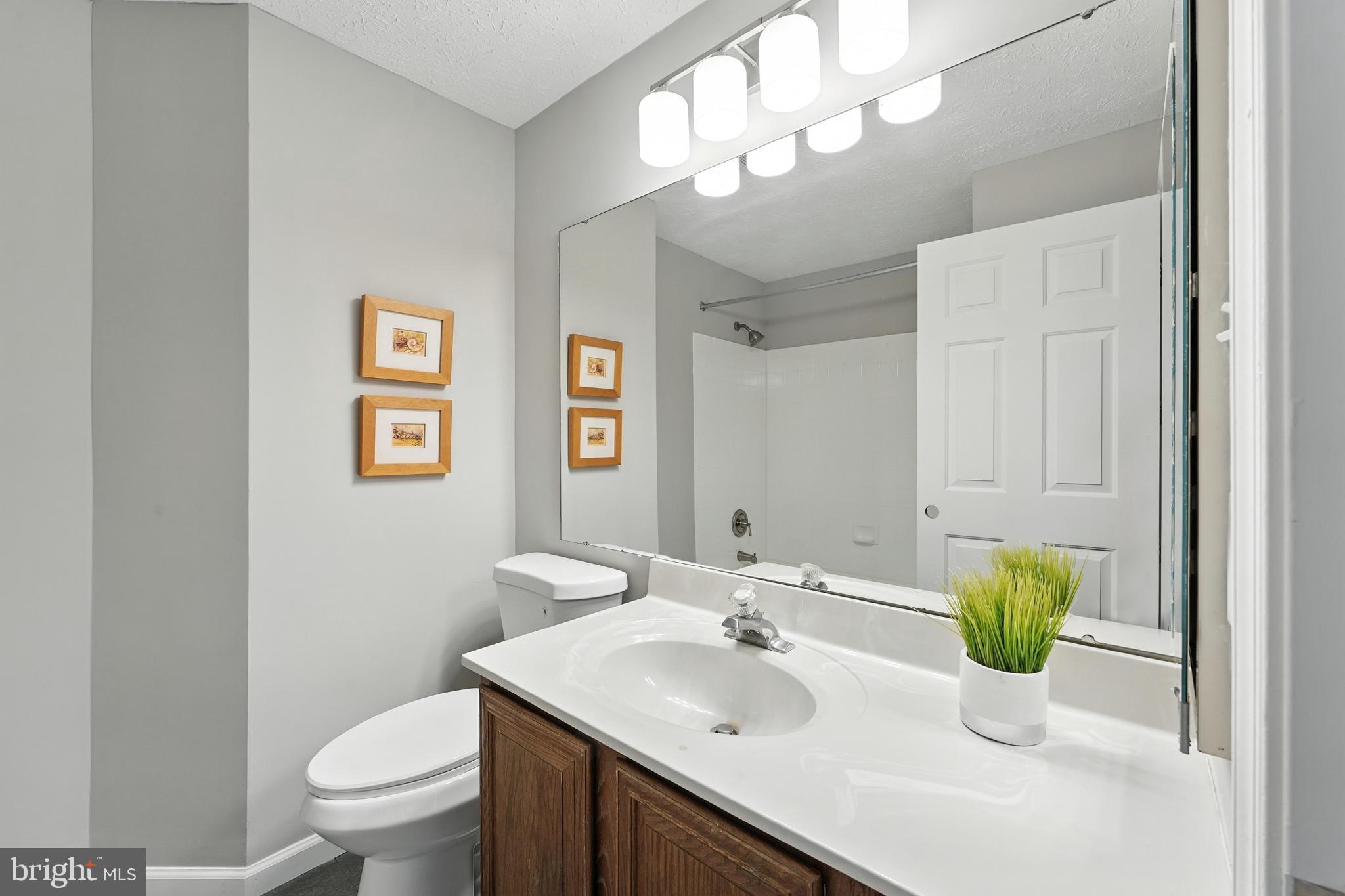 SADDLE CREEK - Residential