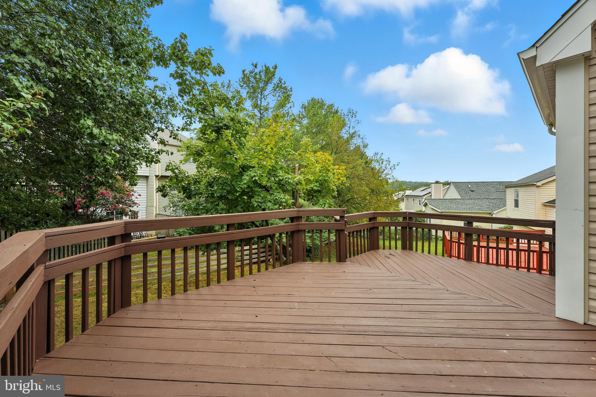 SADDLE CREEK - Residential