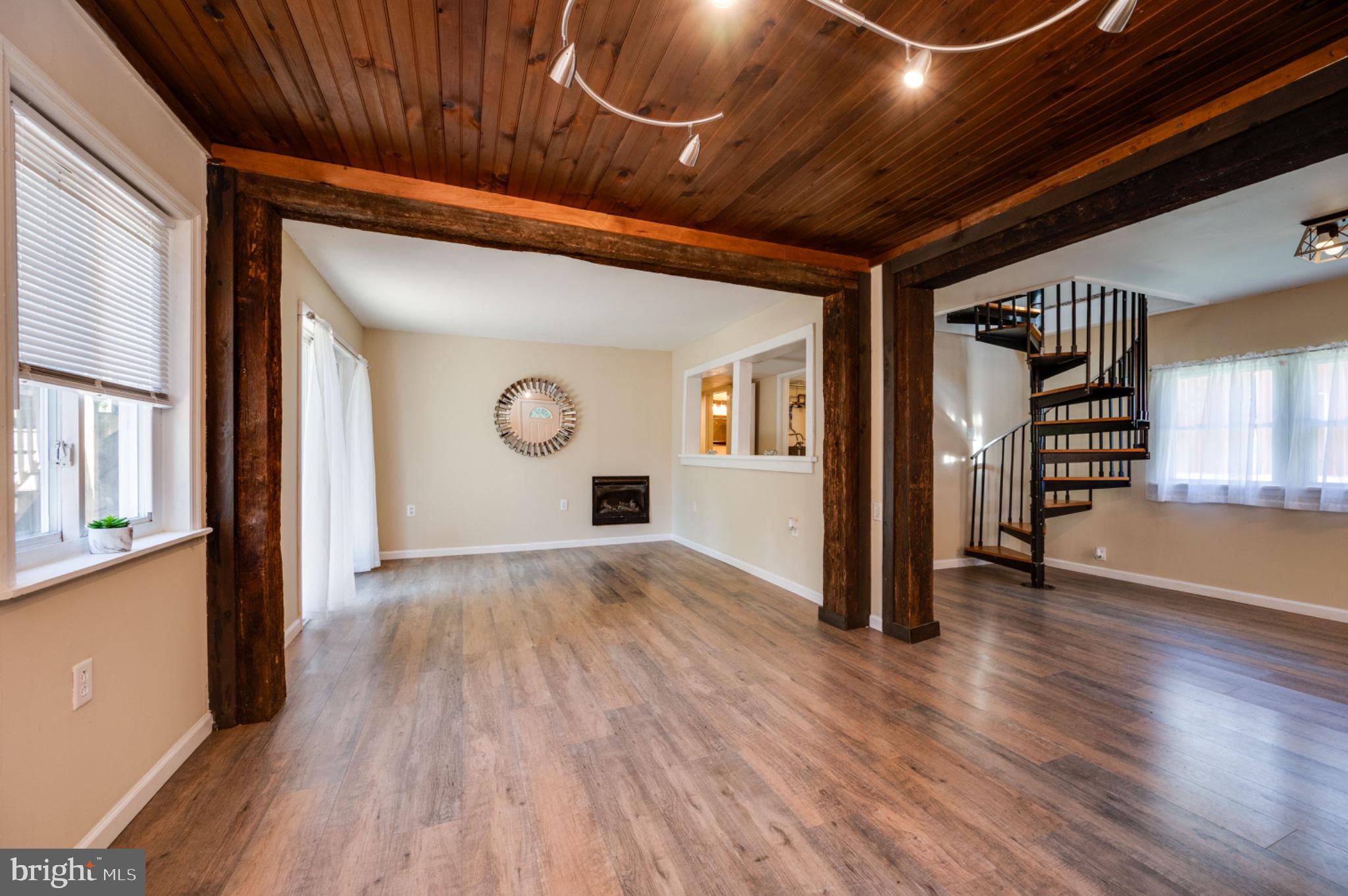 596 CHRISTMAN ROAD